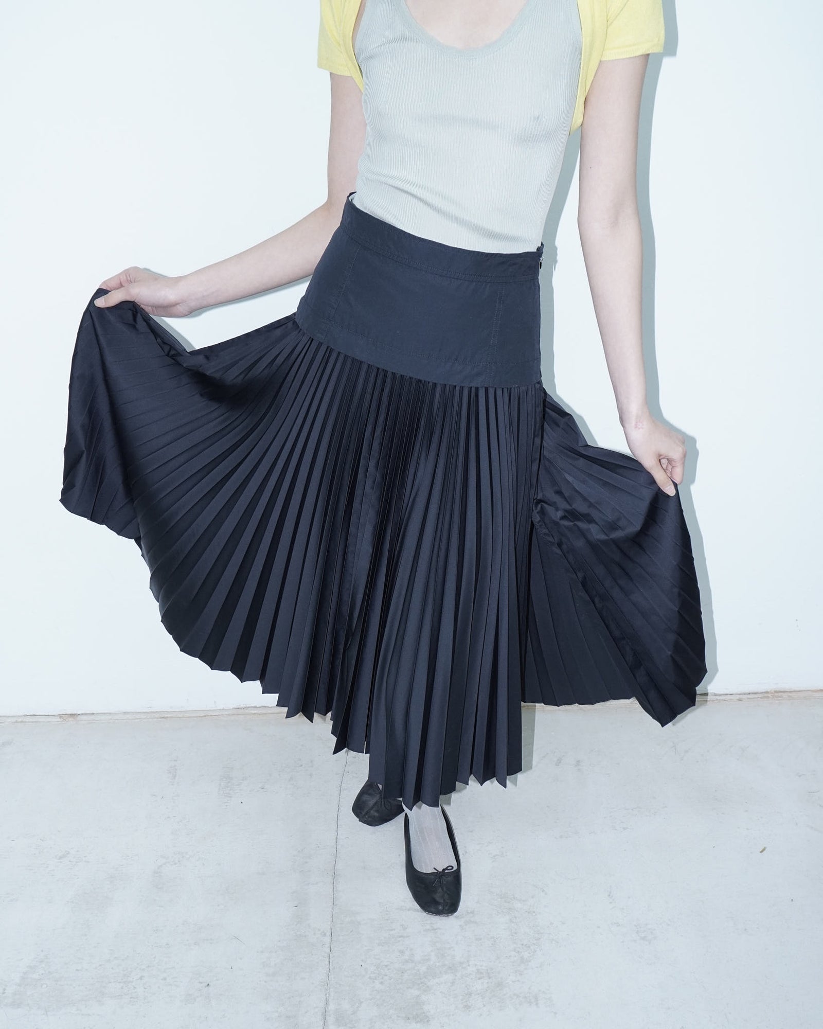 black midi pleated skirt