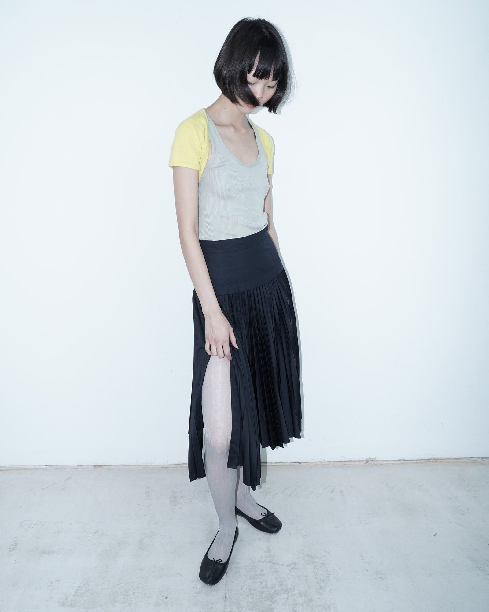 black midi pleated skirt