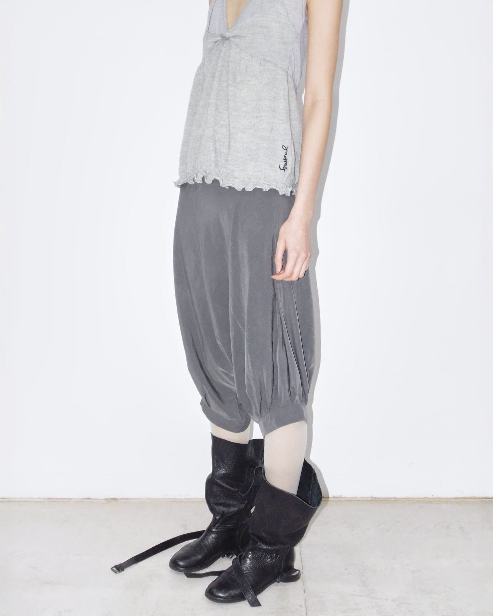dark grey bubble capri
