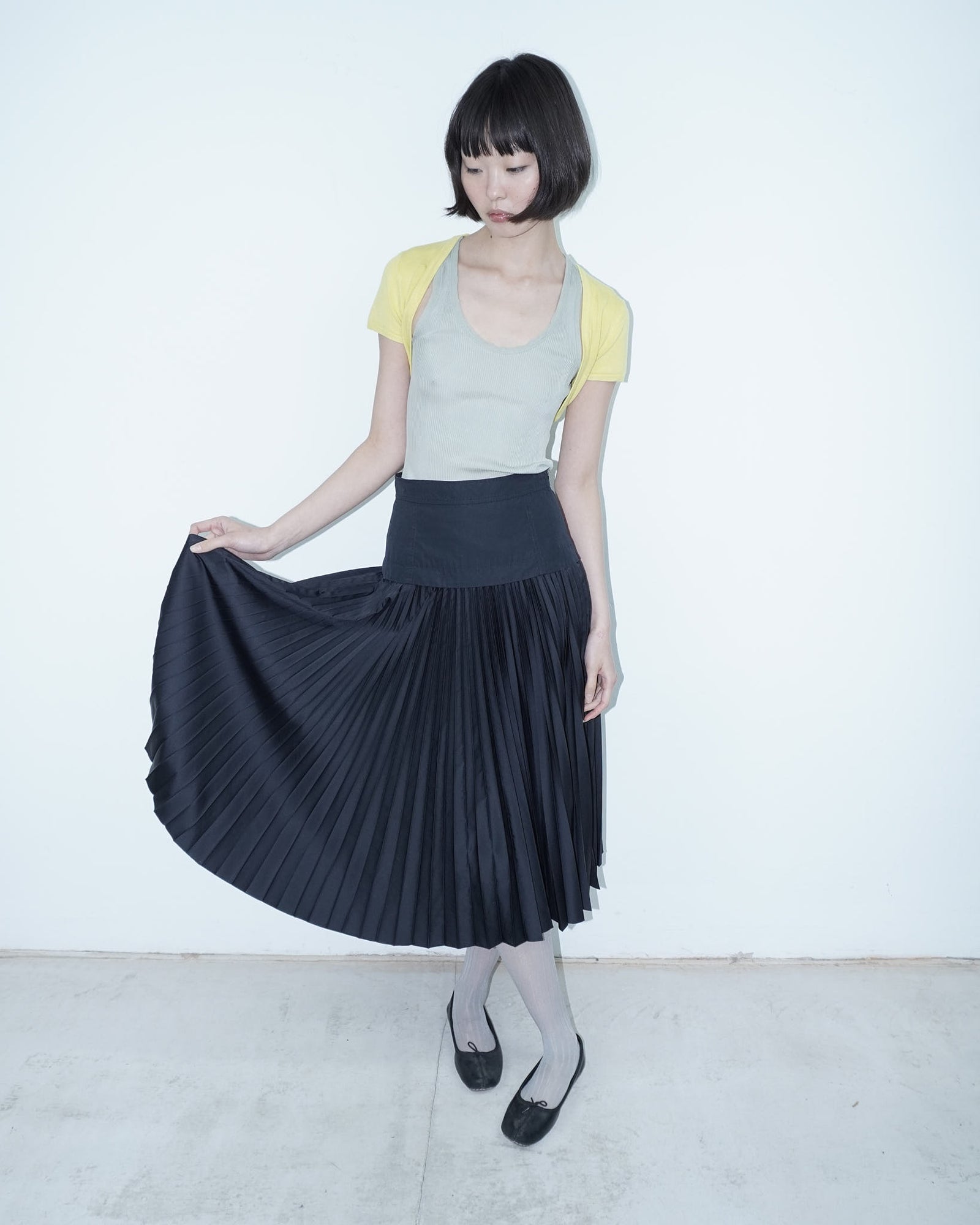black midi pleated skirt