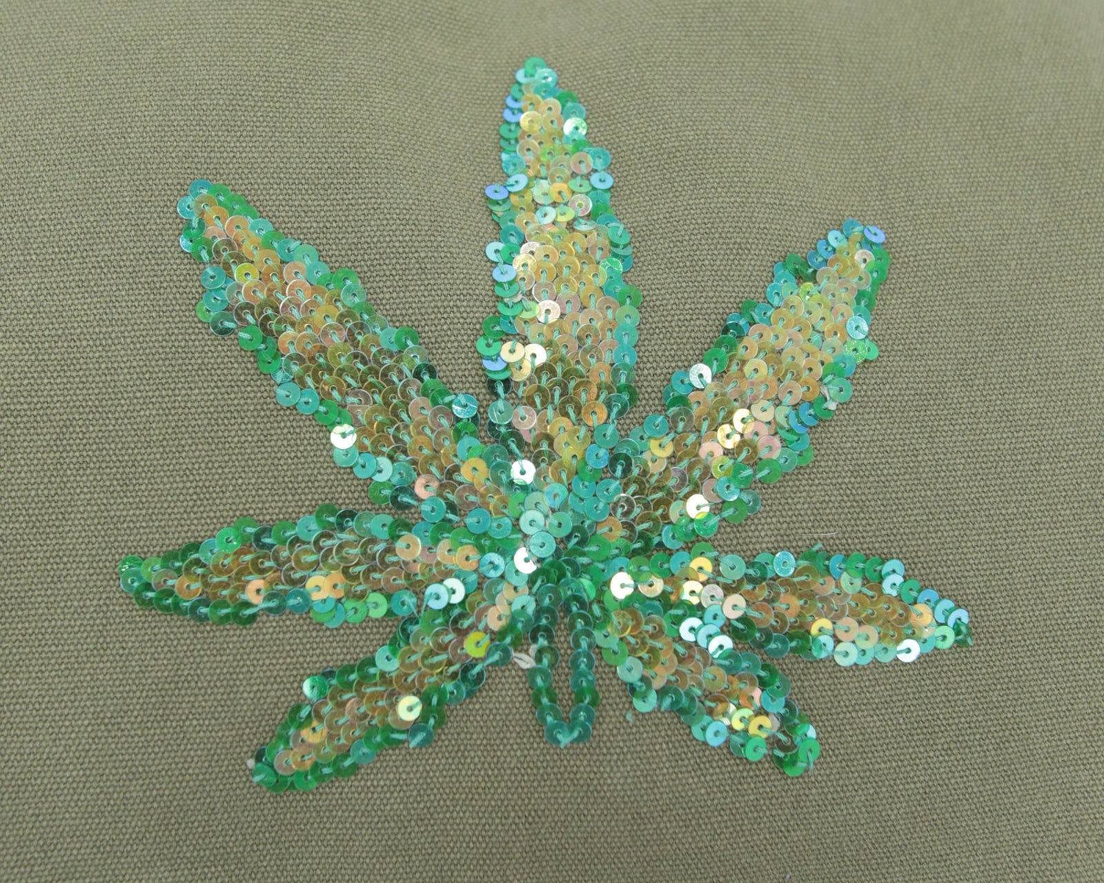 linen bag with sequin funny leaf..