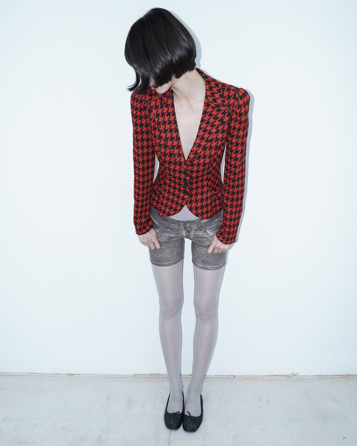 black and red blazer with pied-de-poule pattern