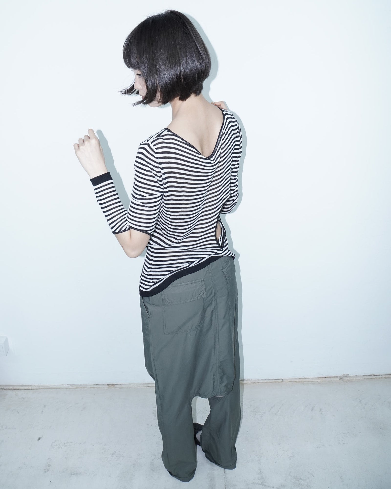 cut out striped black and white fine knit longlseeve