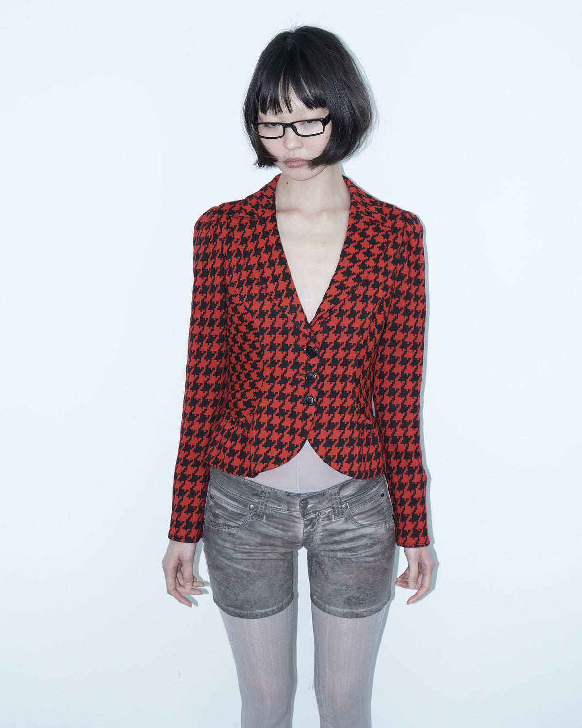 black and red blazer with pied-de-poule pattern