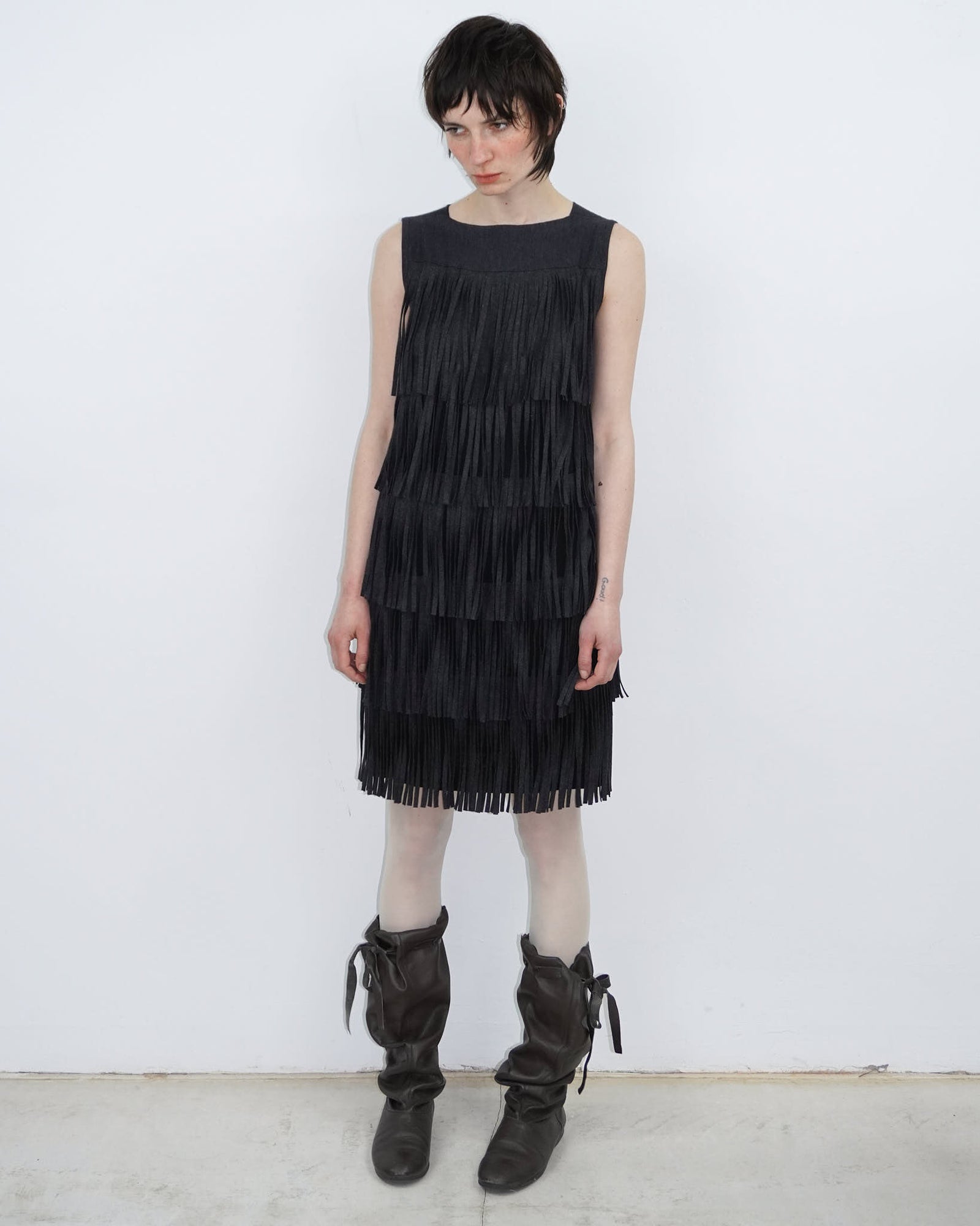 anthracite midi dress with fringes