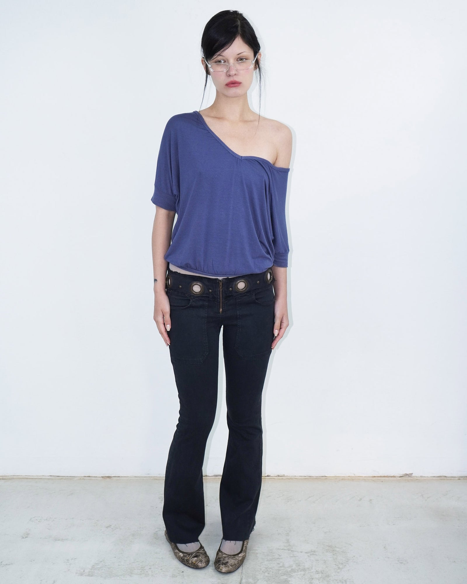 anthracite pants with cut out waist holes