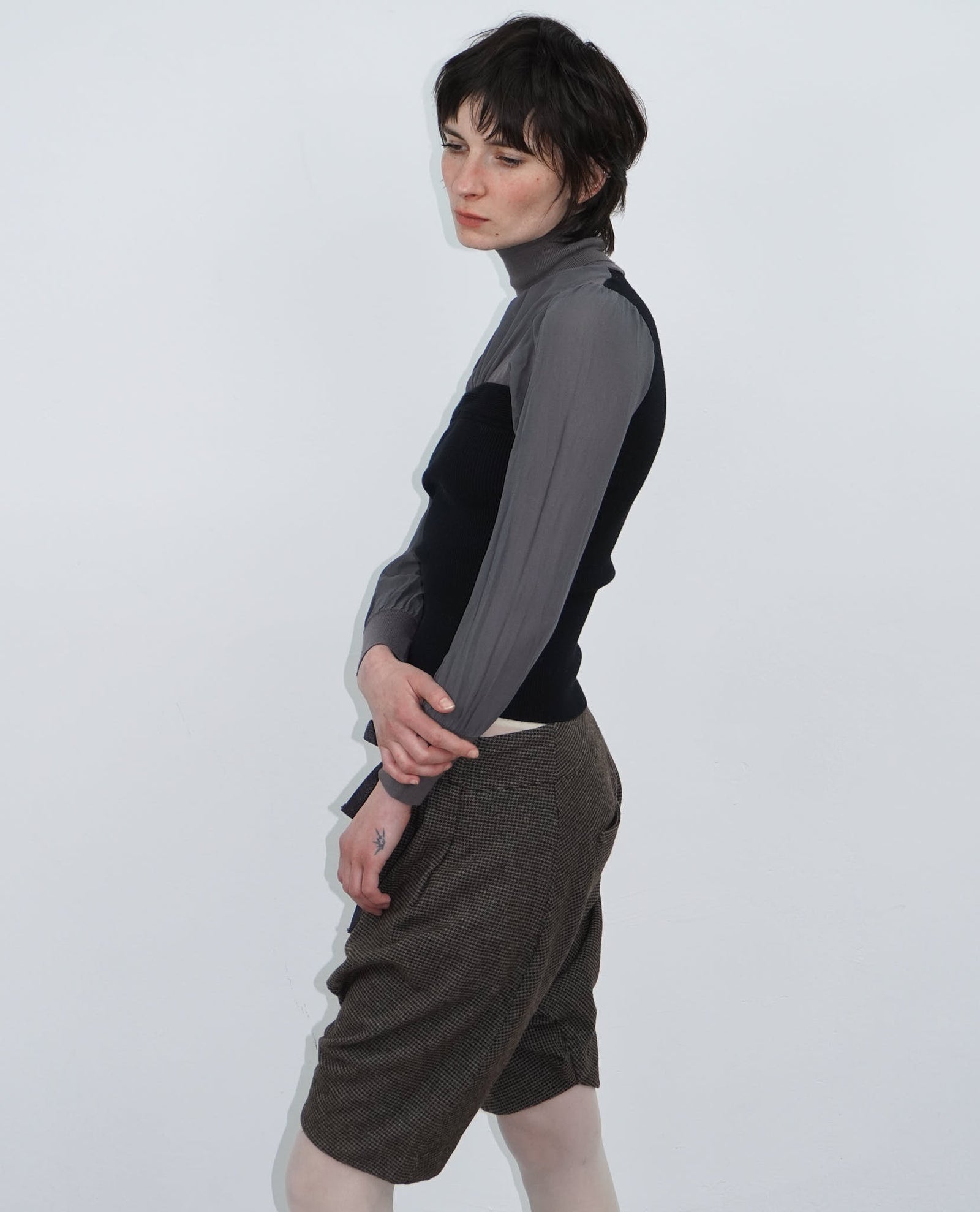 bimaterial long sleeve top with silk panel