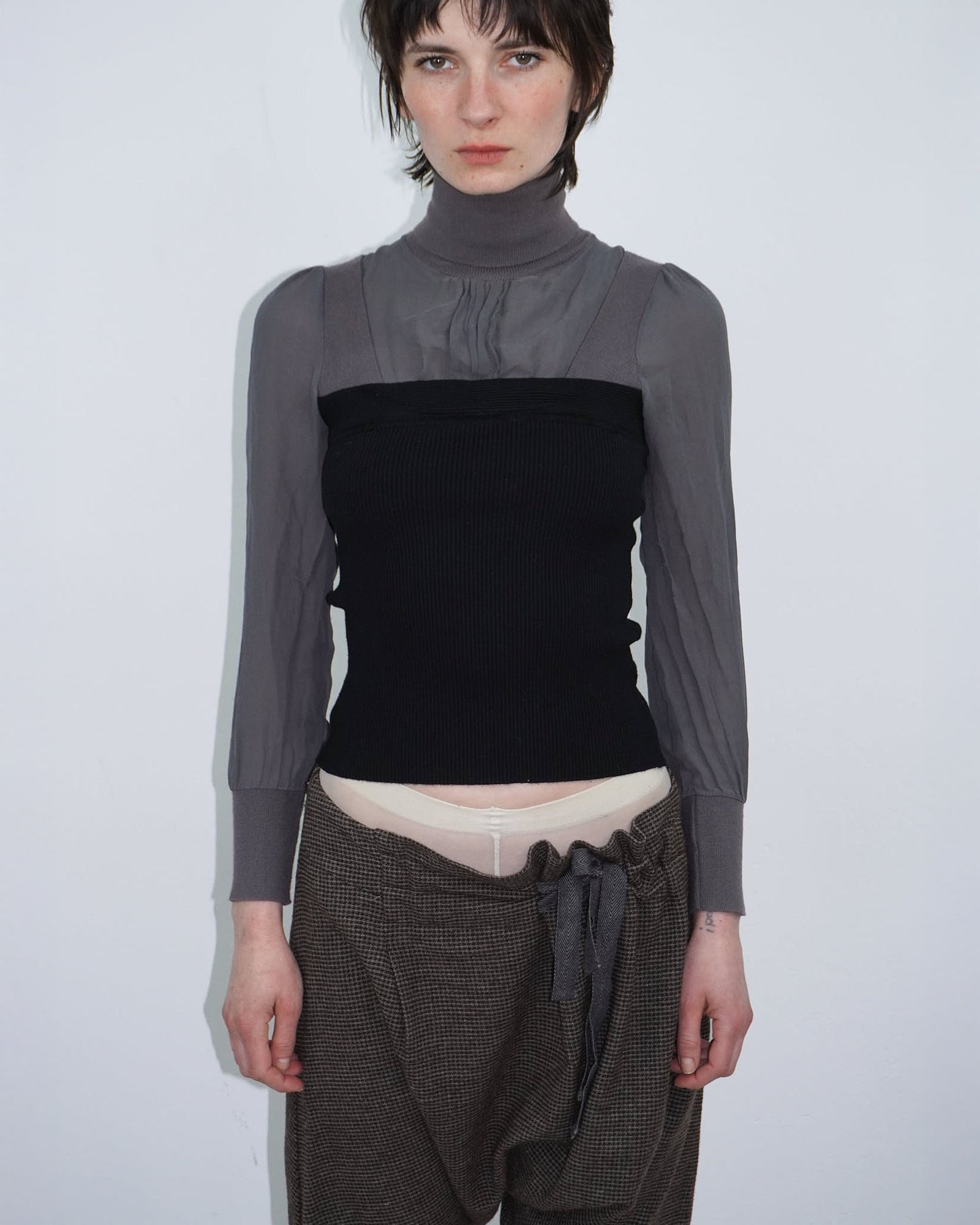 bimaterial long sleeve top with silk panel