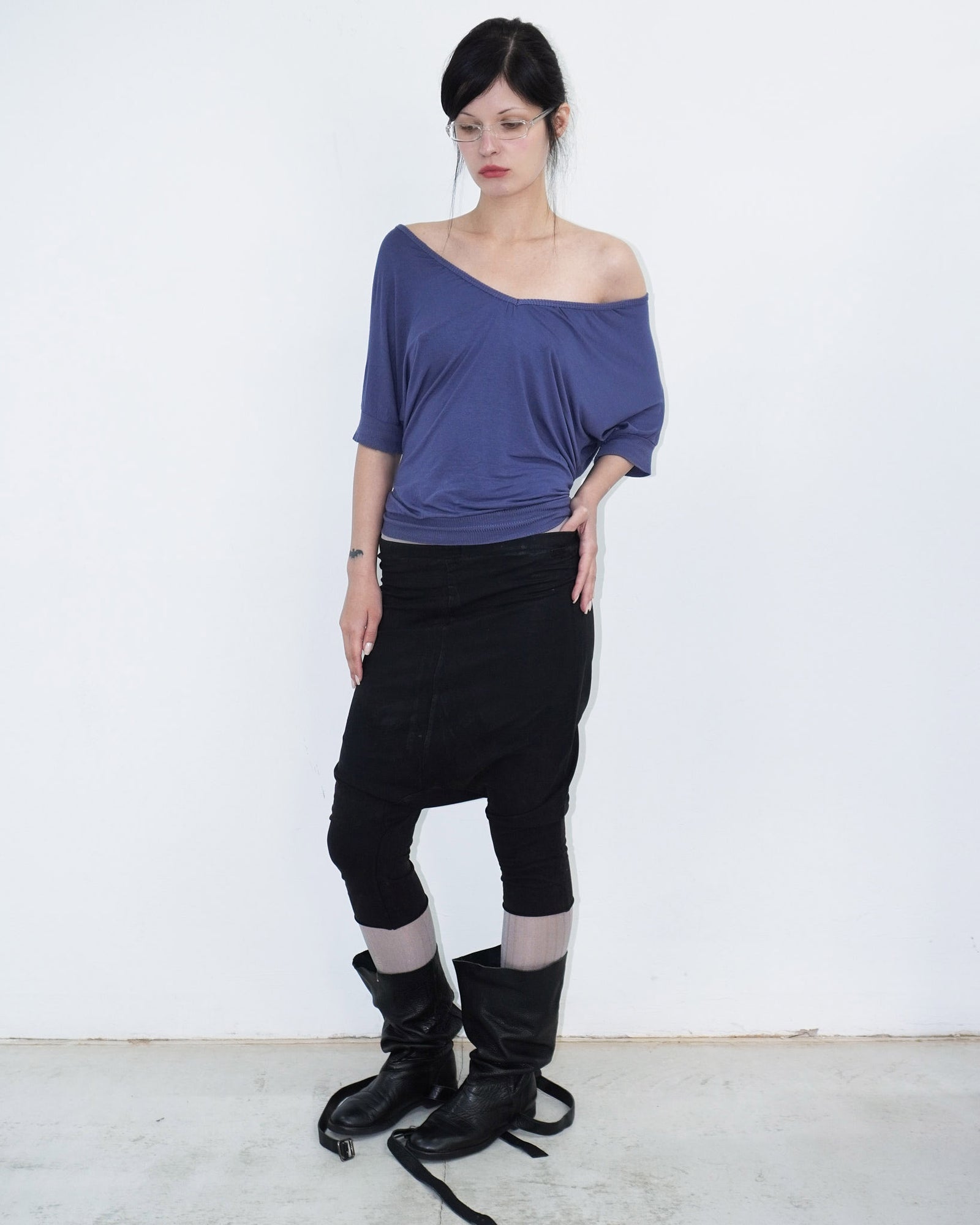 black coated texture bermuda pants
