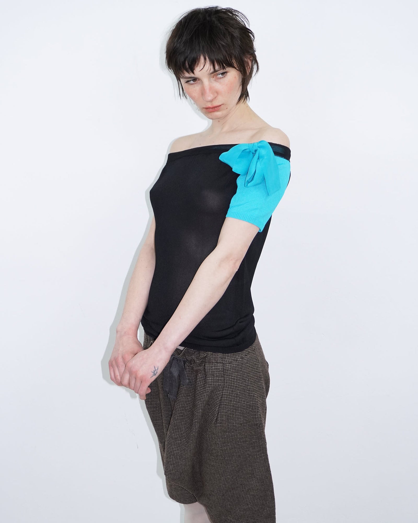 black & turquoise bow top