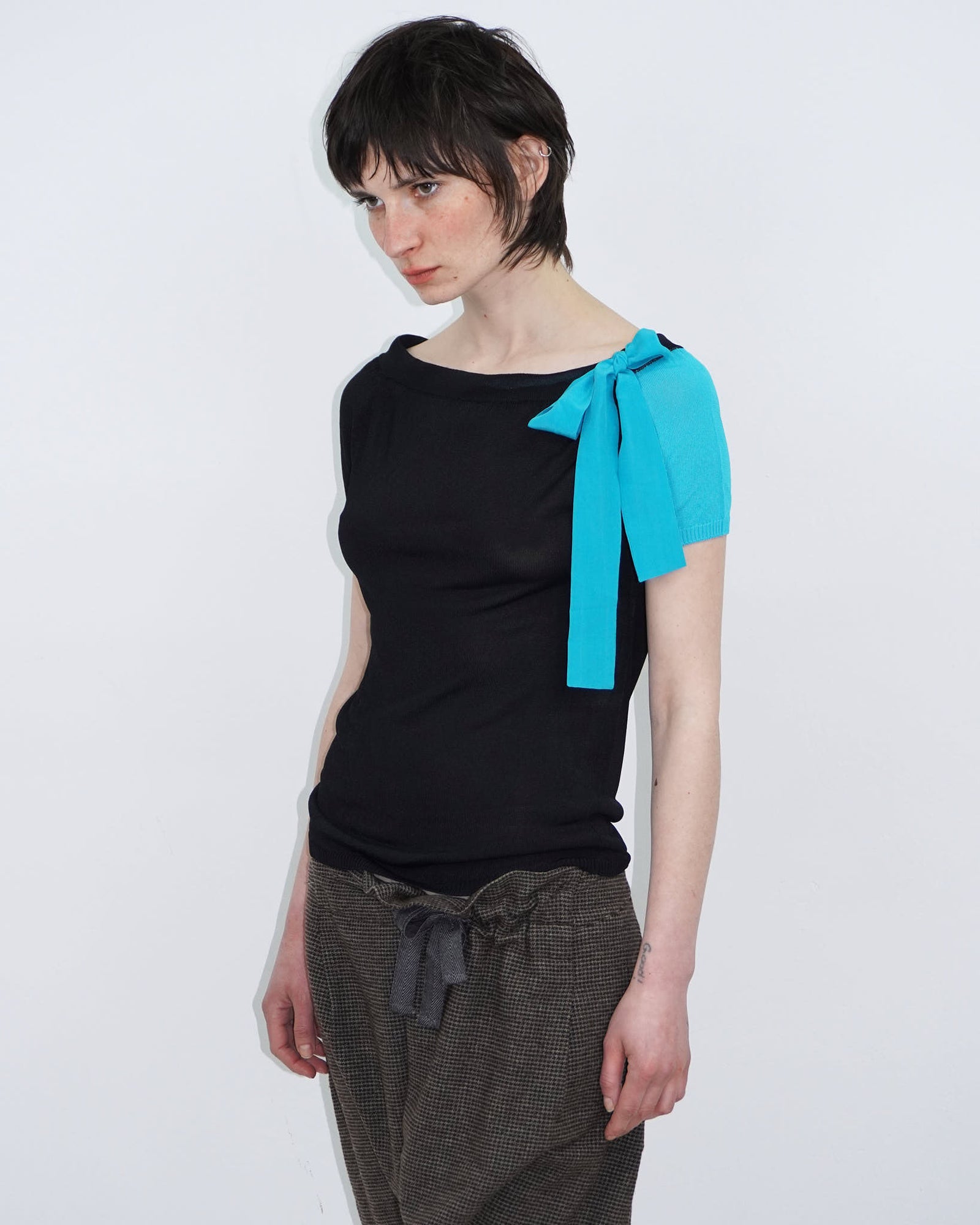 black & turquoise bow top