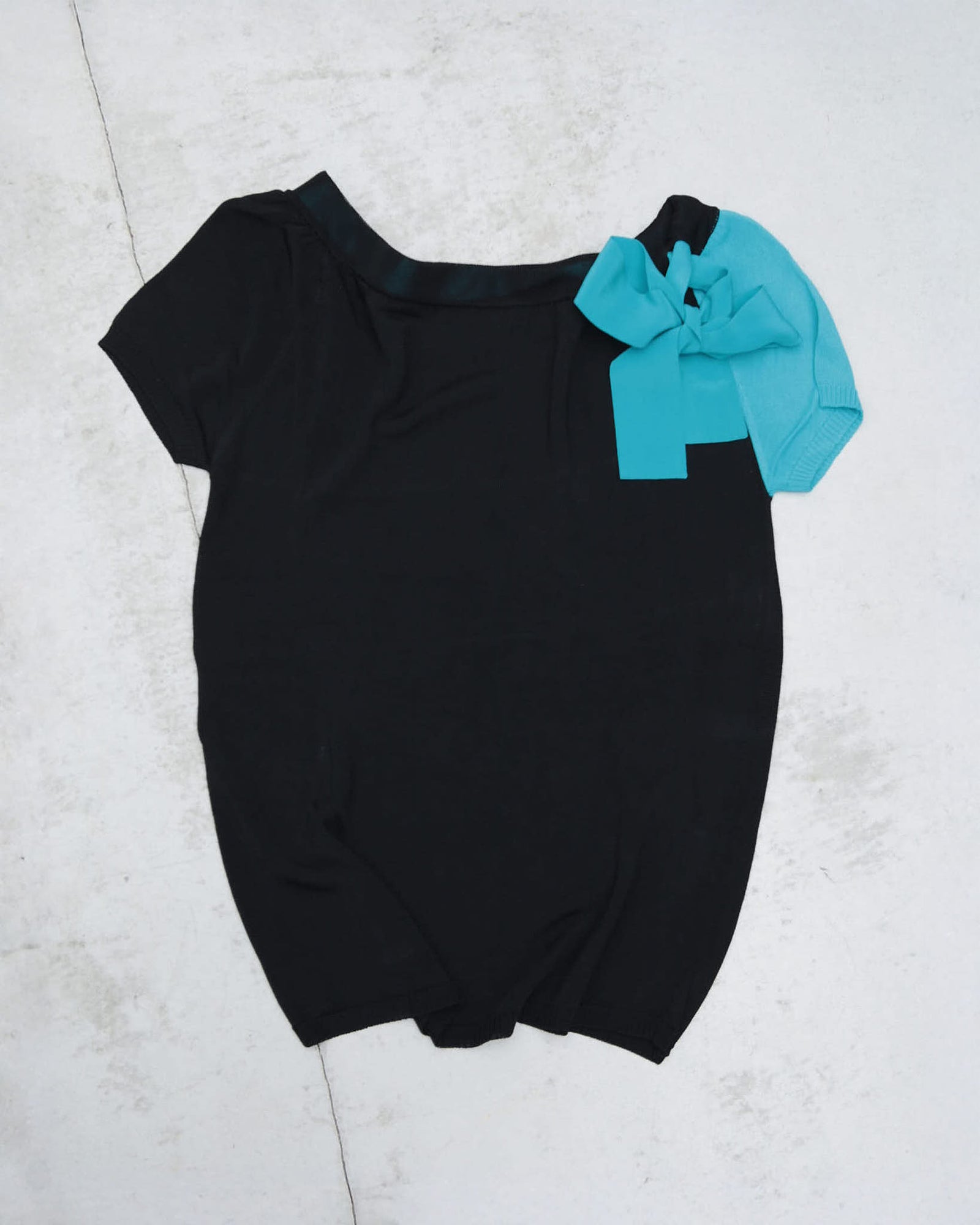 black & turquoise bow top