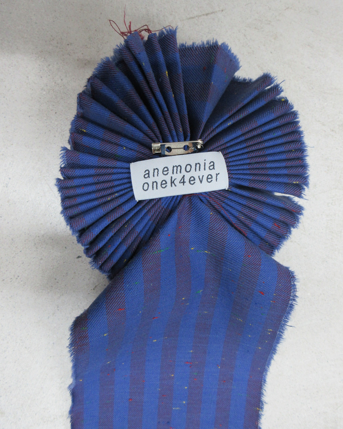 red/blue striped cockade