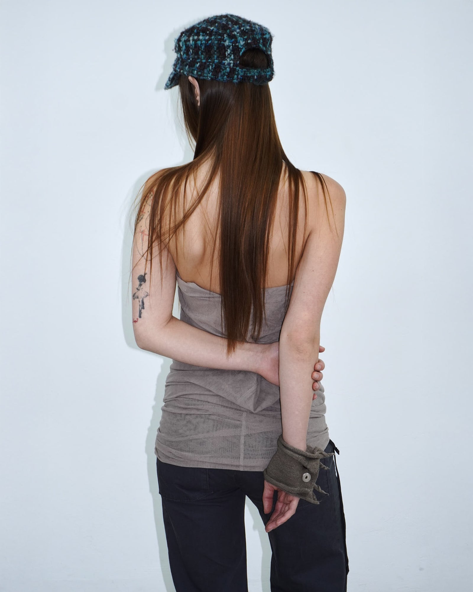 button embellished  cuff