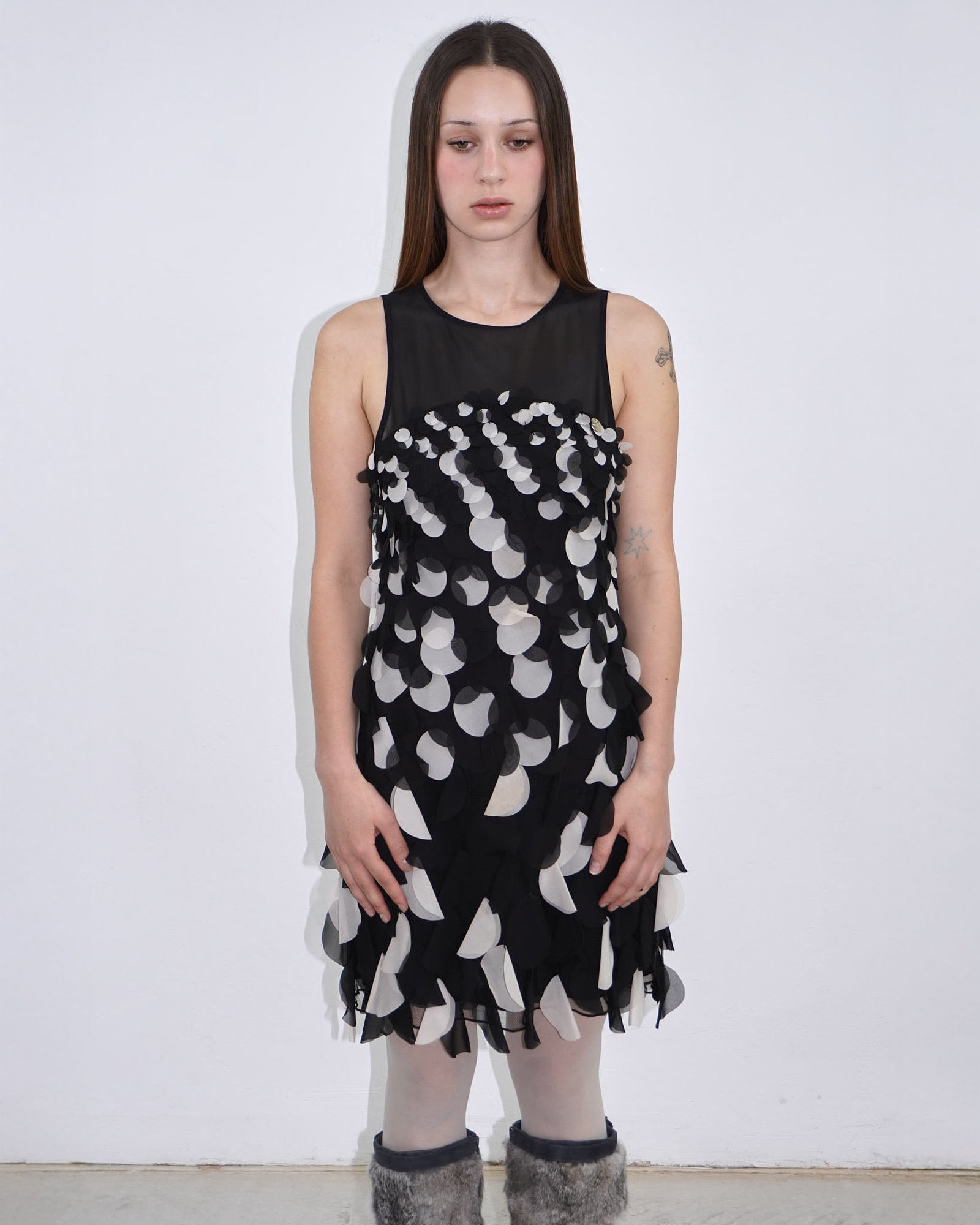 b/w big round mesh sequin dress