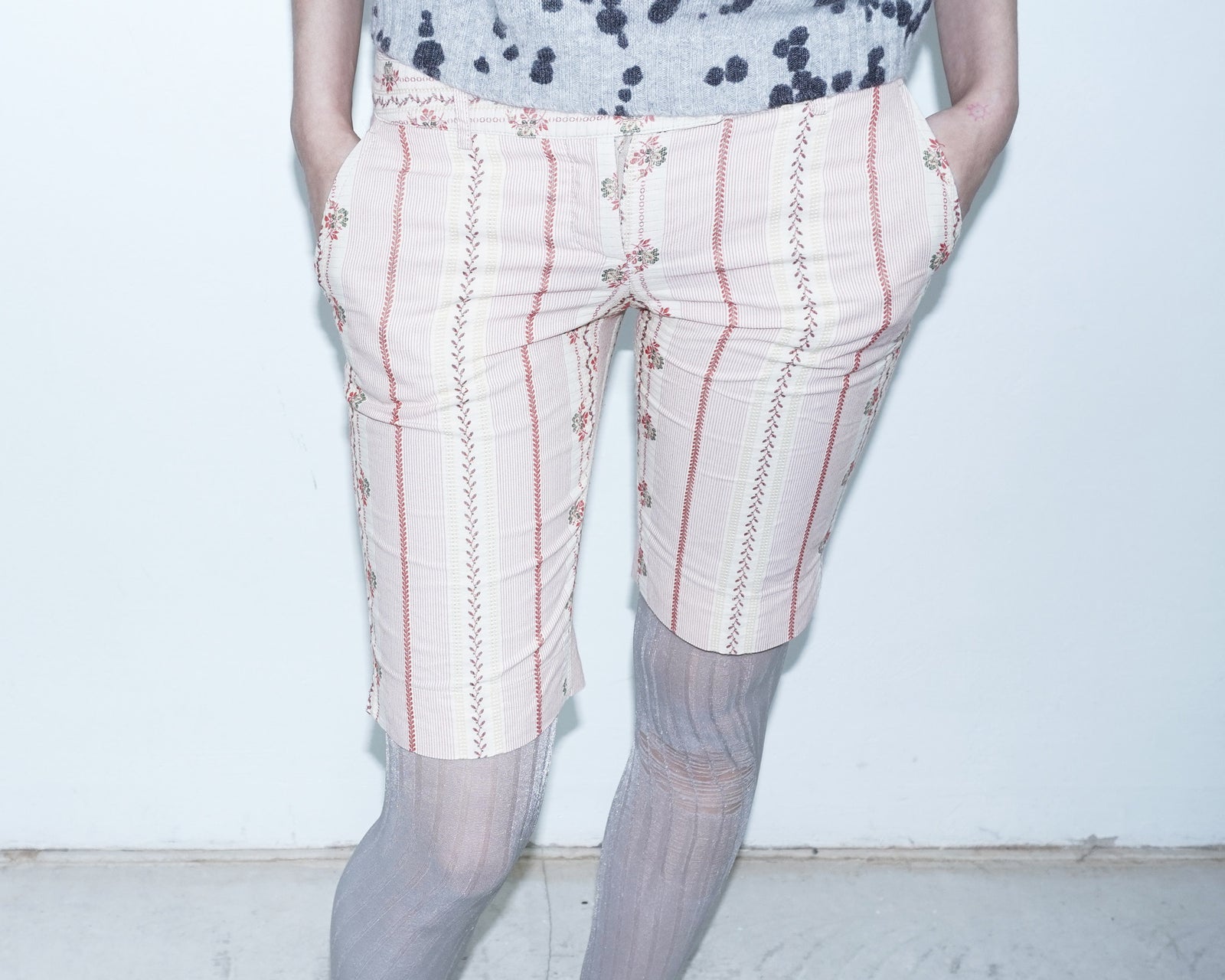 embroidered cute floral capri pants