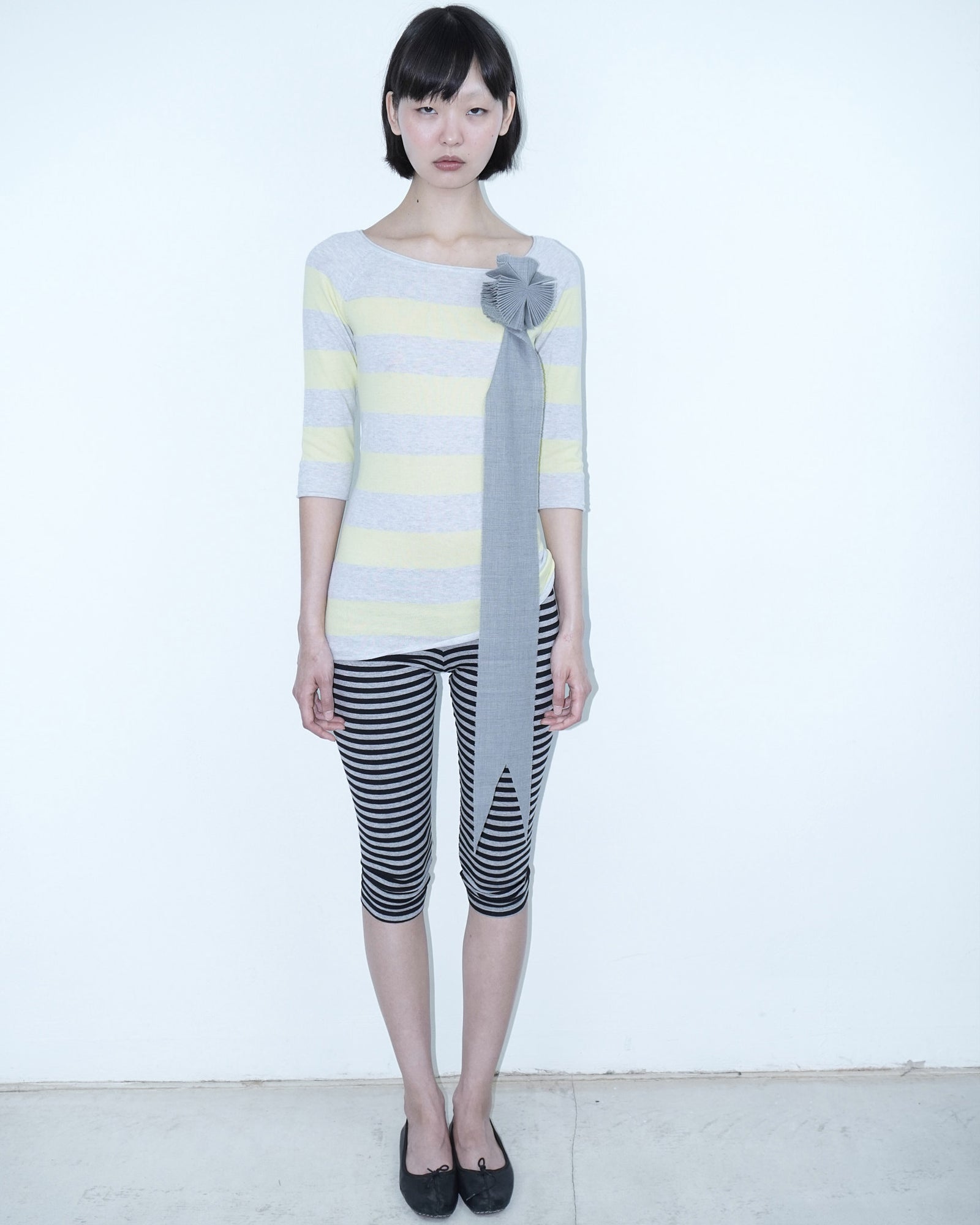 grey cockade