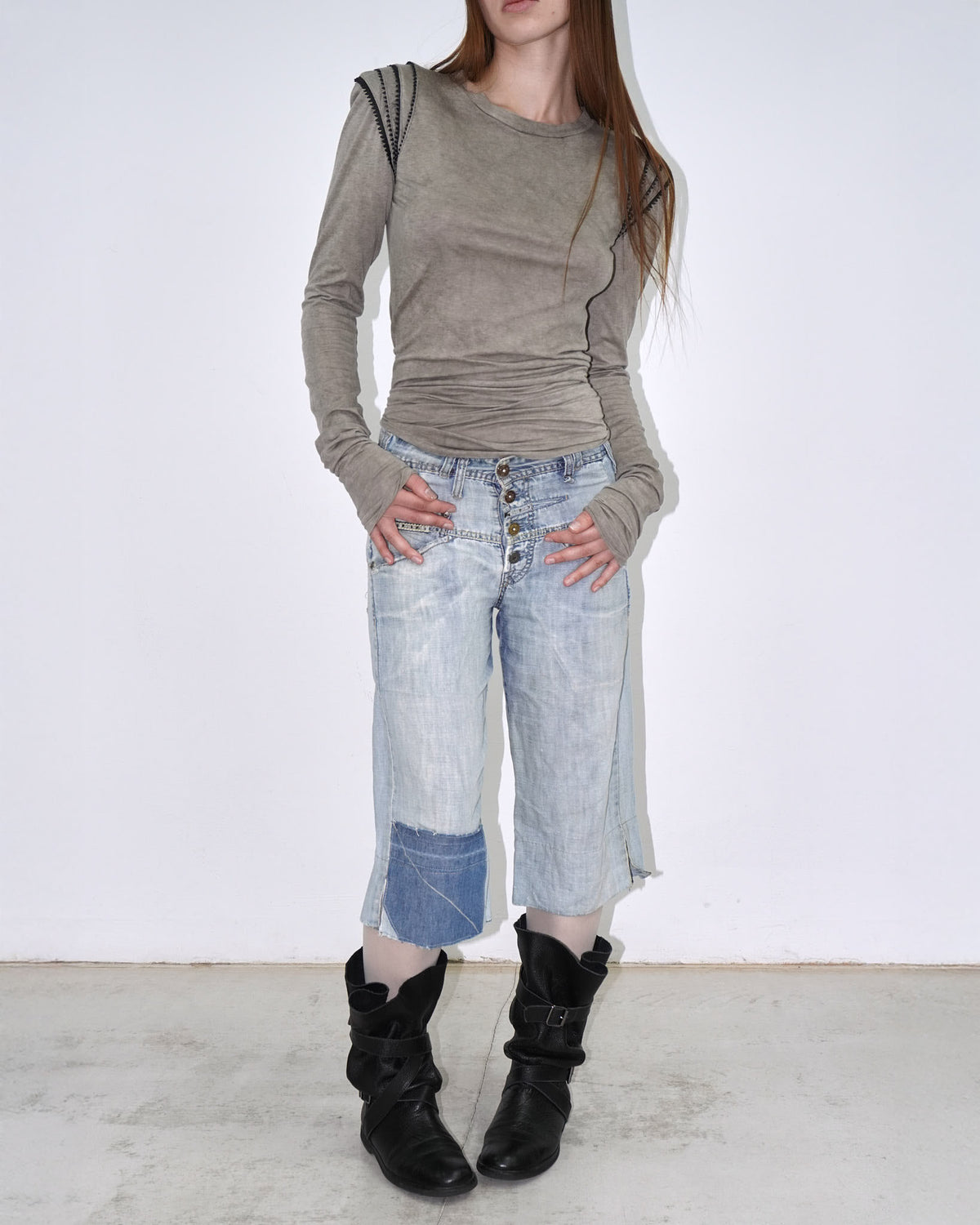 light blue denim capri jeans