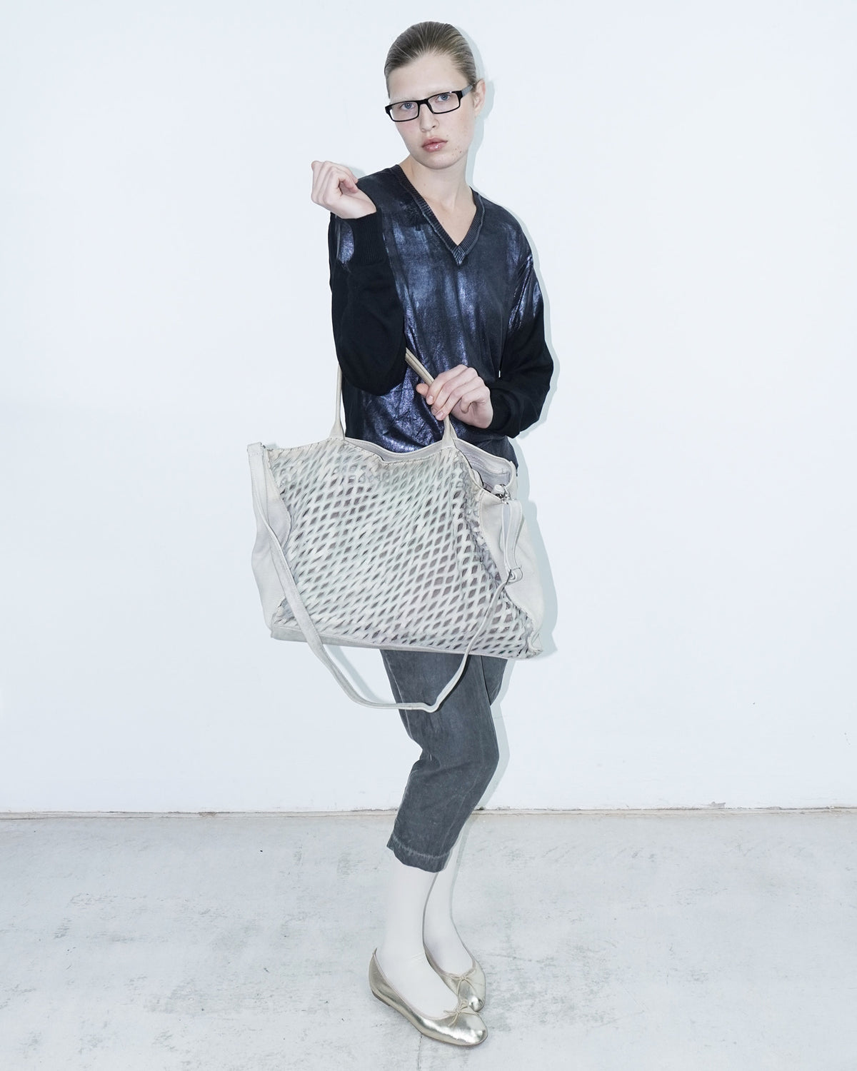 maxi cut-out detailed leather bag