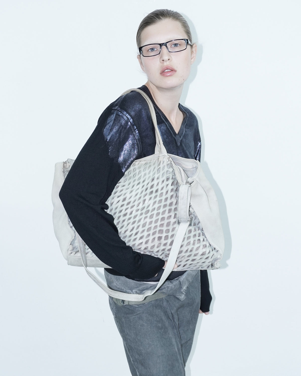 maxi cut-out detailed leather bag