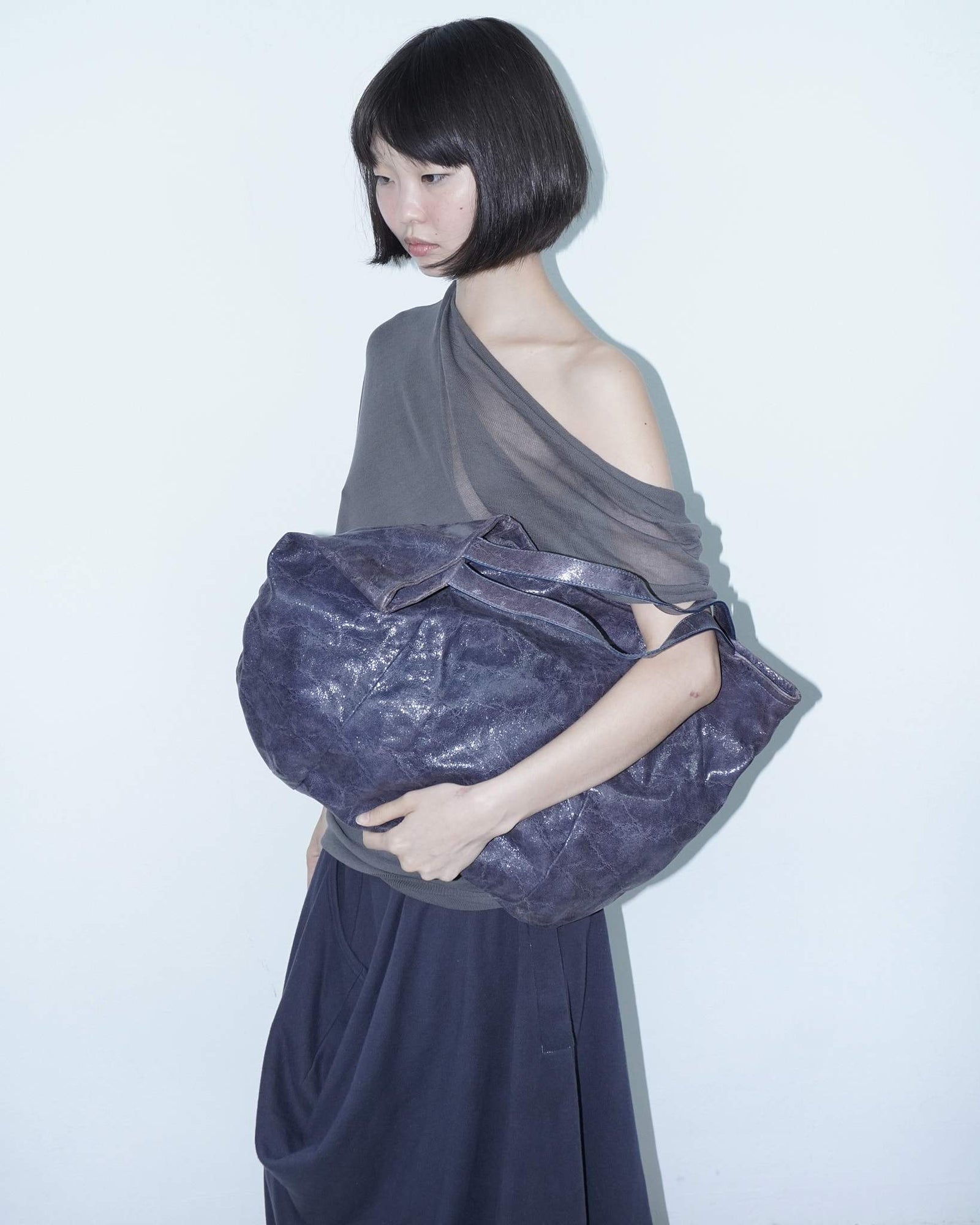 maxi purple shiny leather bag