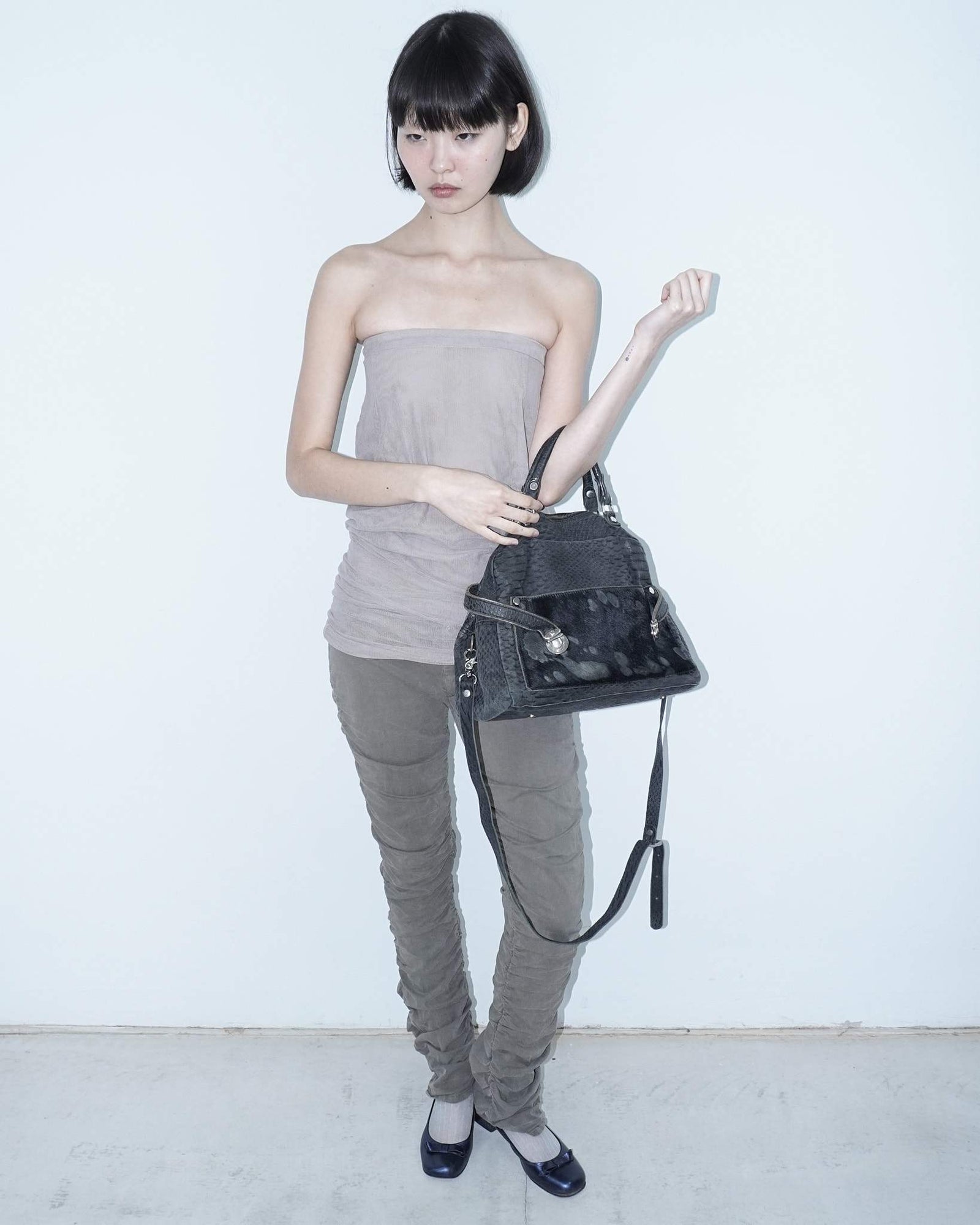 medium black textured leather bag