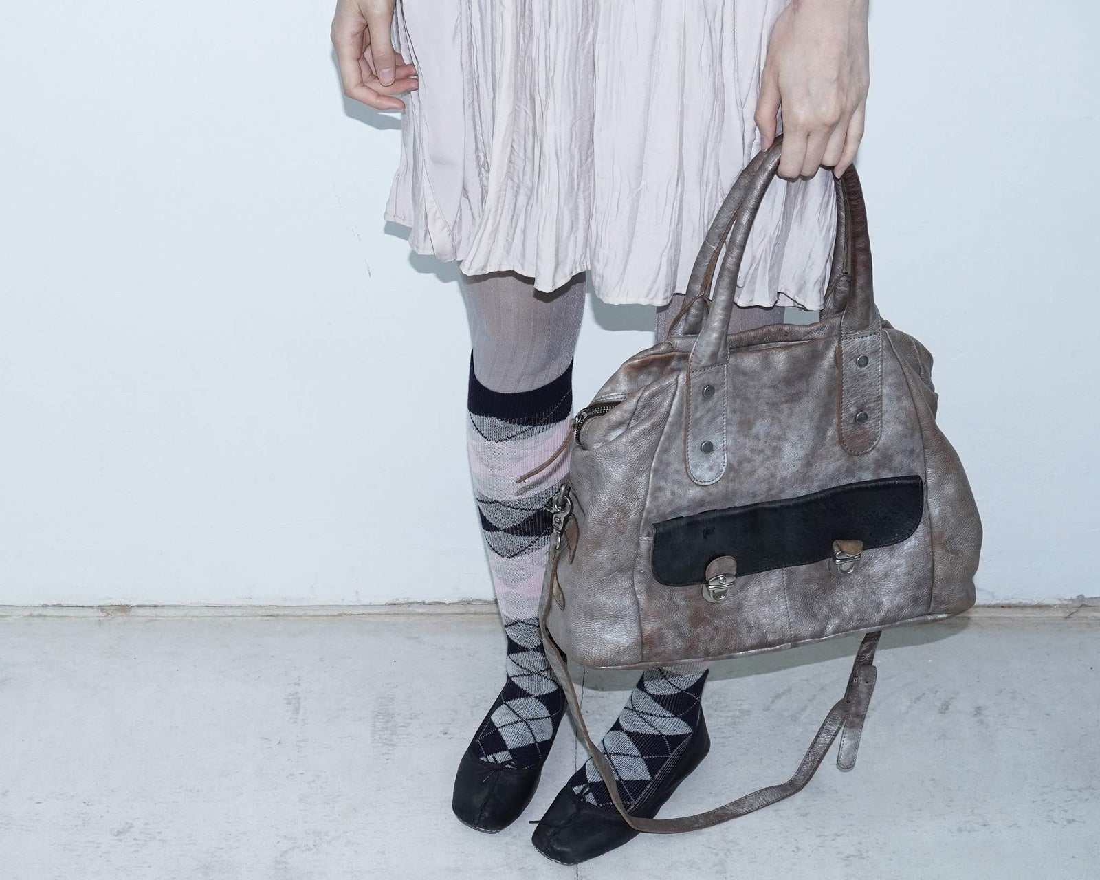 medium front pocket shiny leather bag