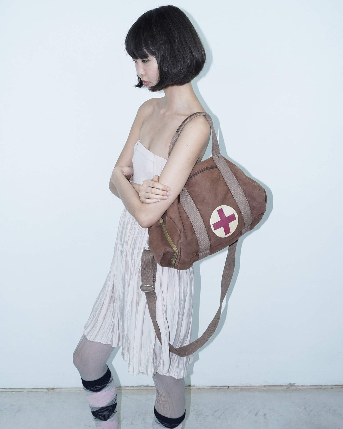 medium multi pocket chestnut linen bag