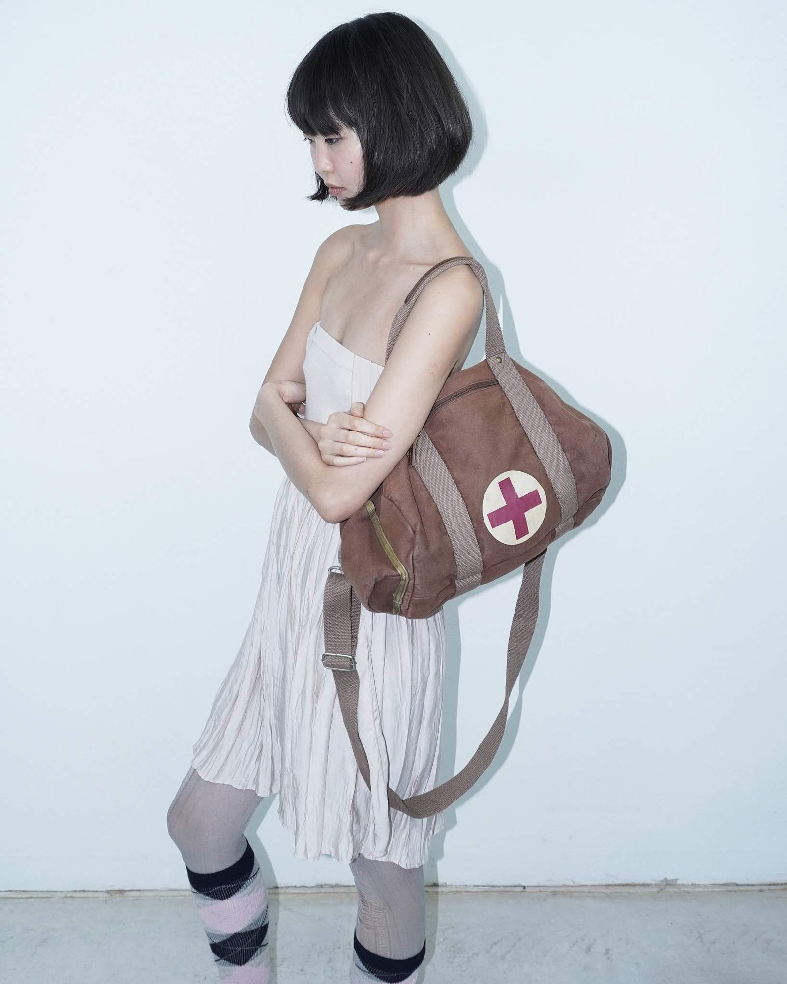 medium multi pocket chestnut linen bag