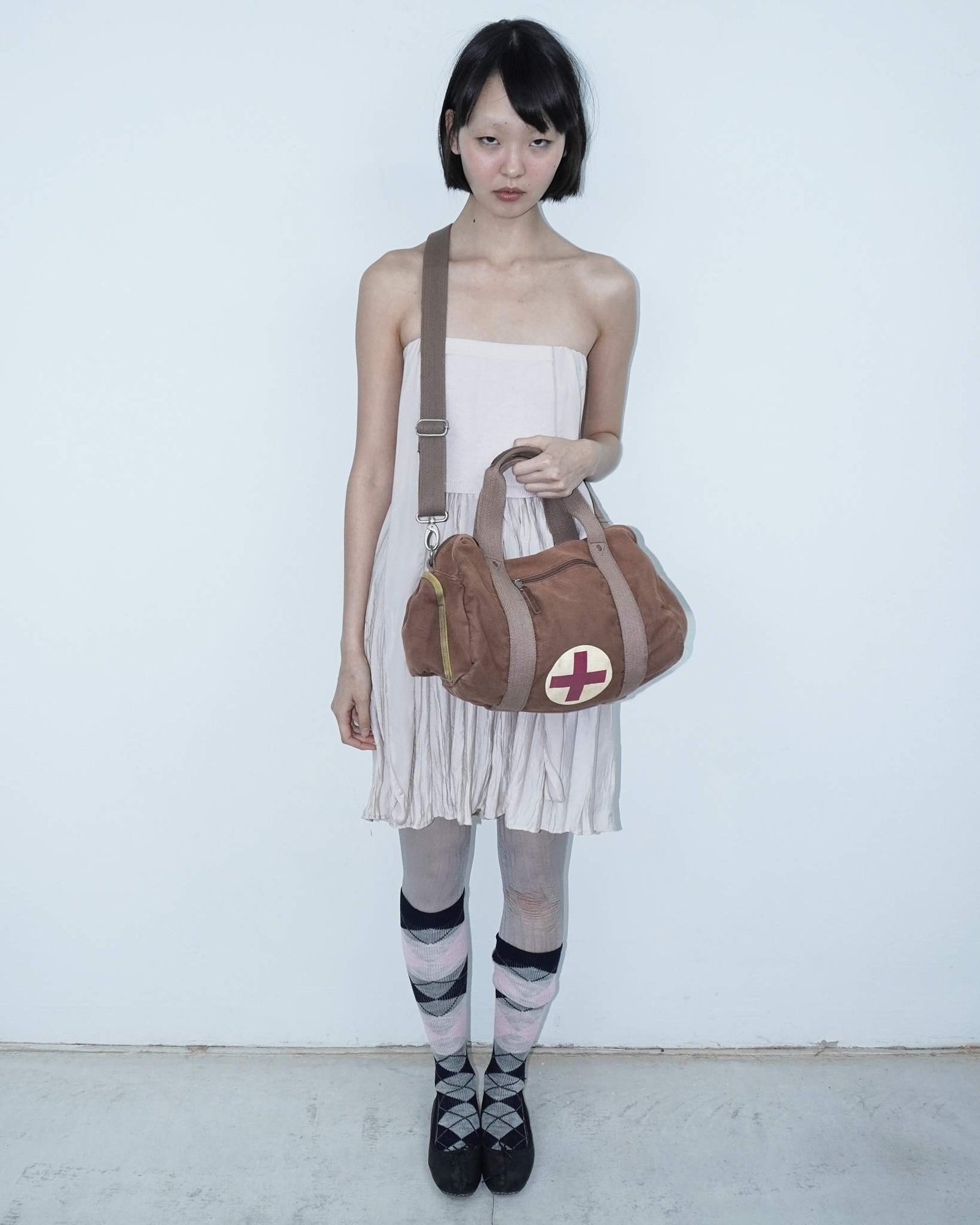 medium multi pocket chestnut linen bag