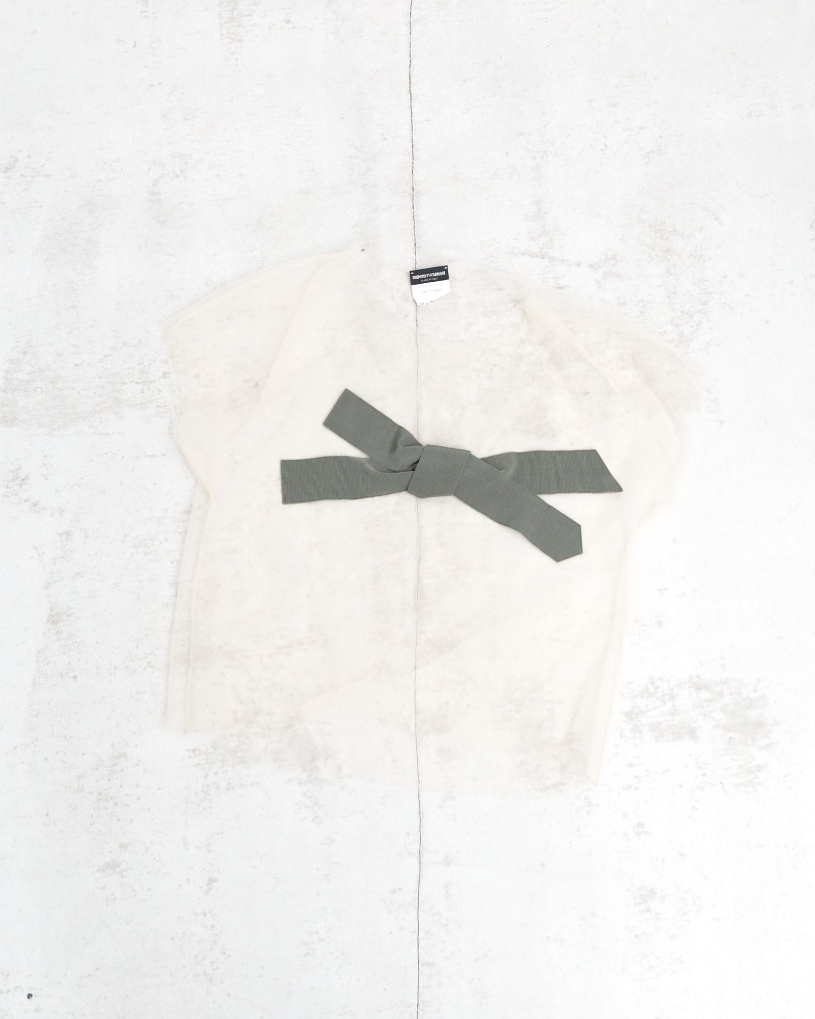 mesh top with ribbon