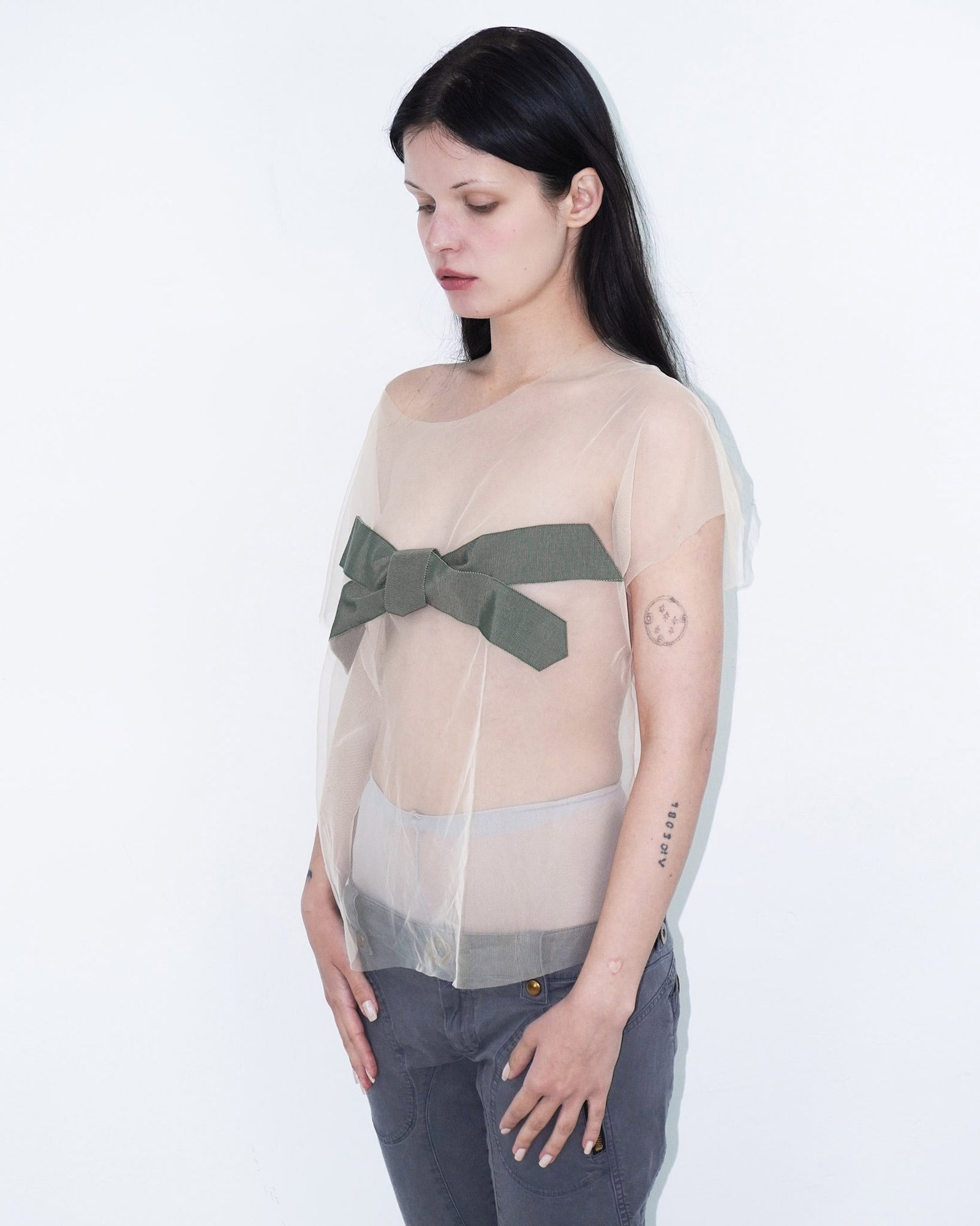 mesh top with ribbon