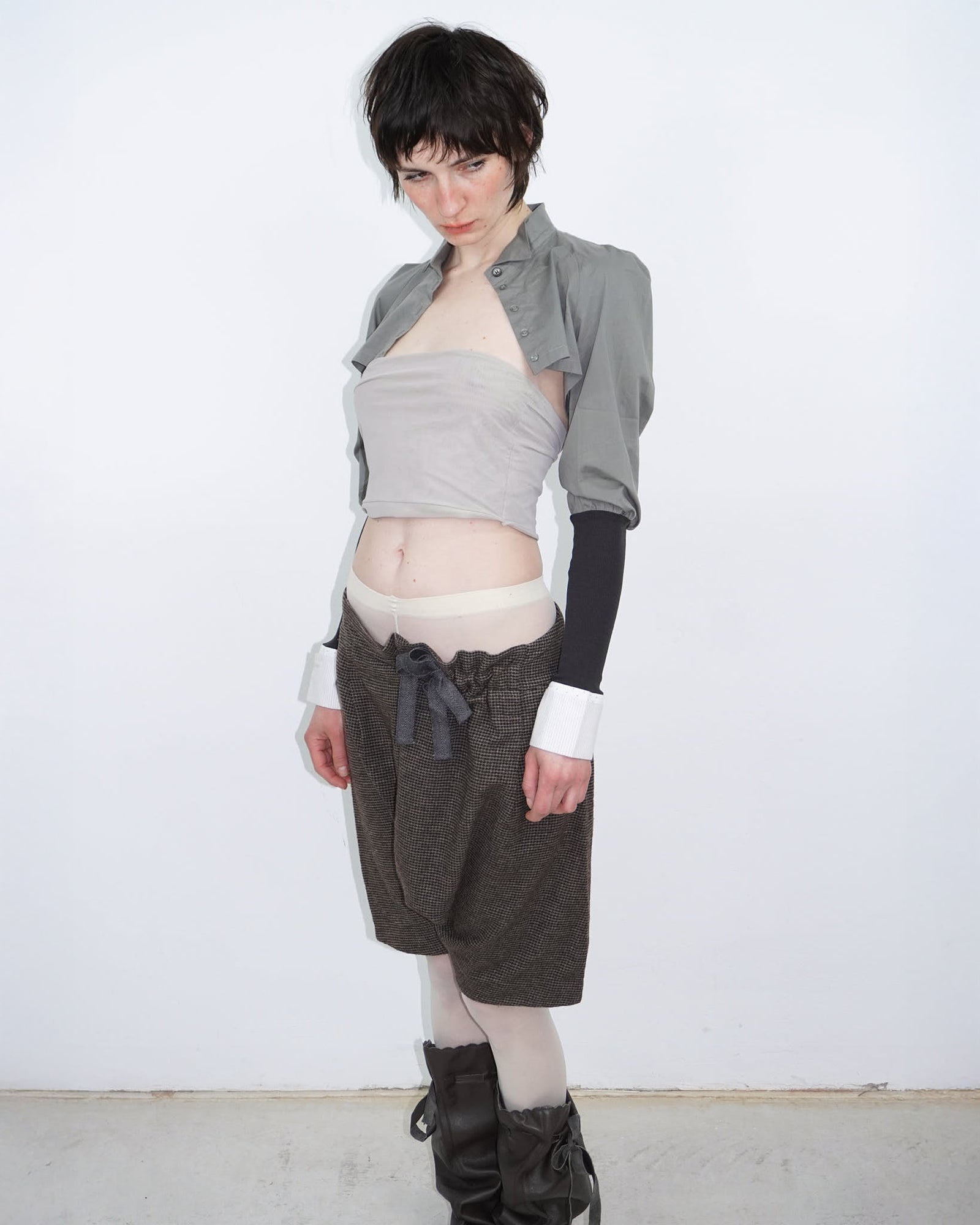 multimaterial cropped shirt