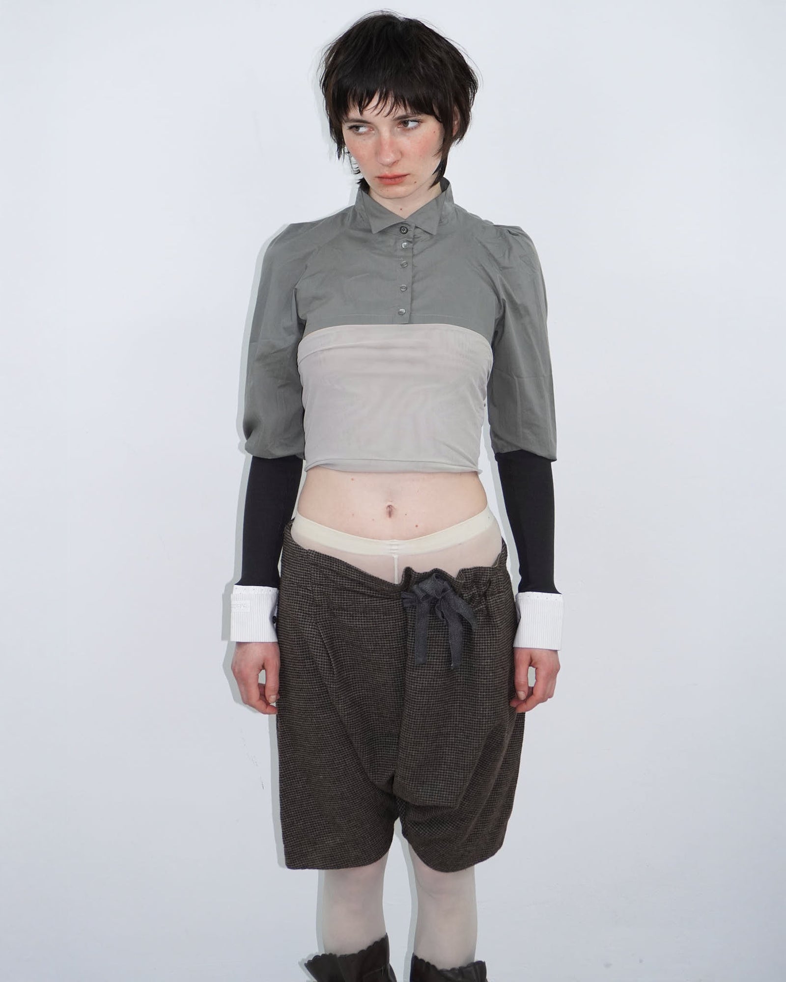 multimaterial cropped shirt