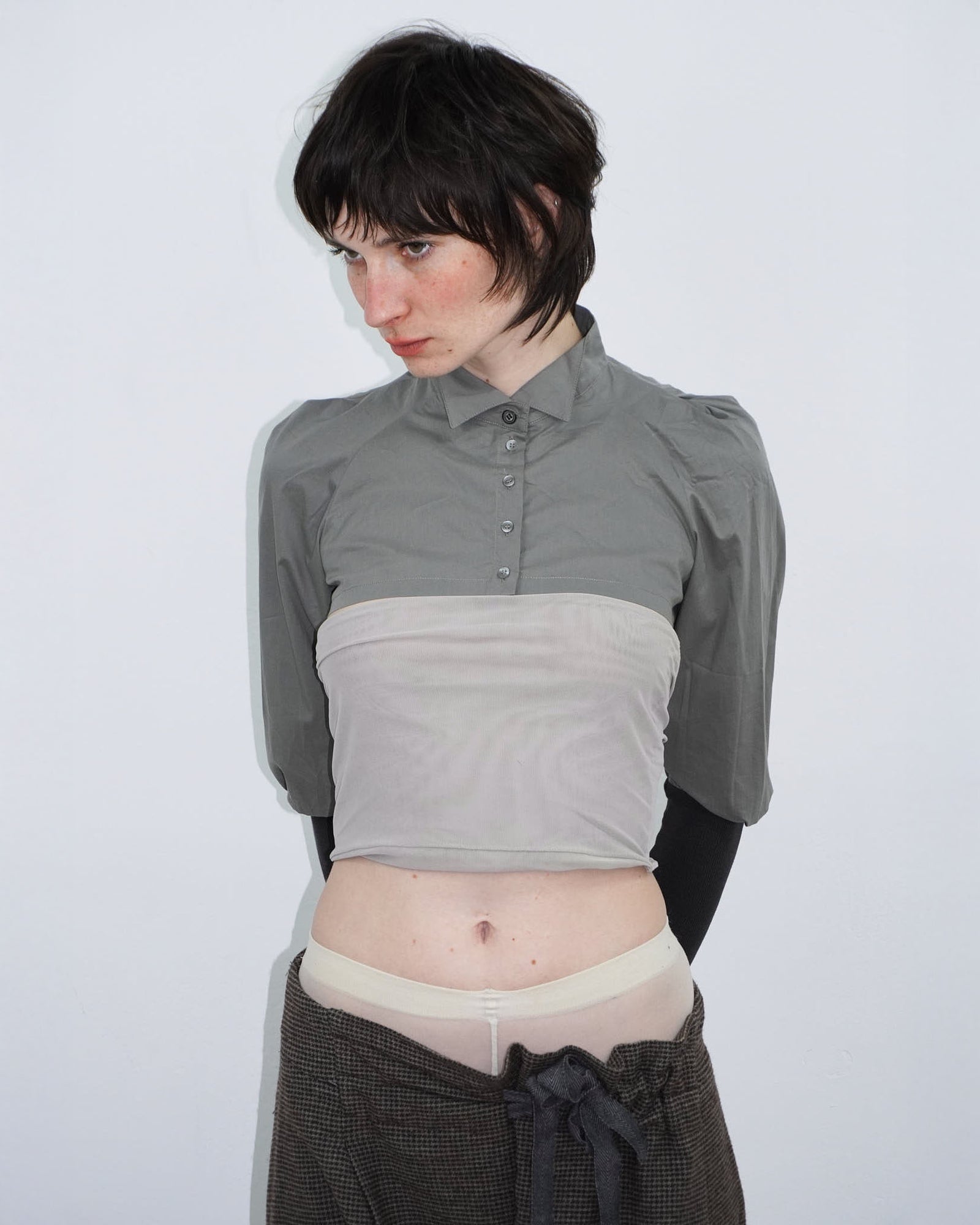 multimaterial cropped shirt