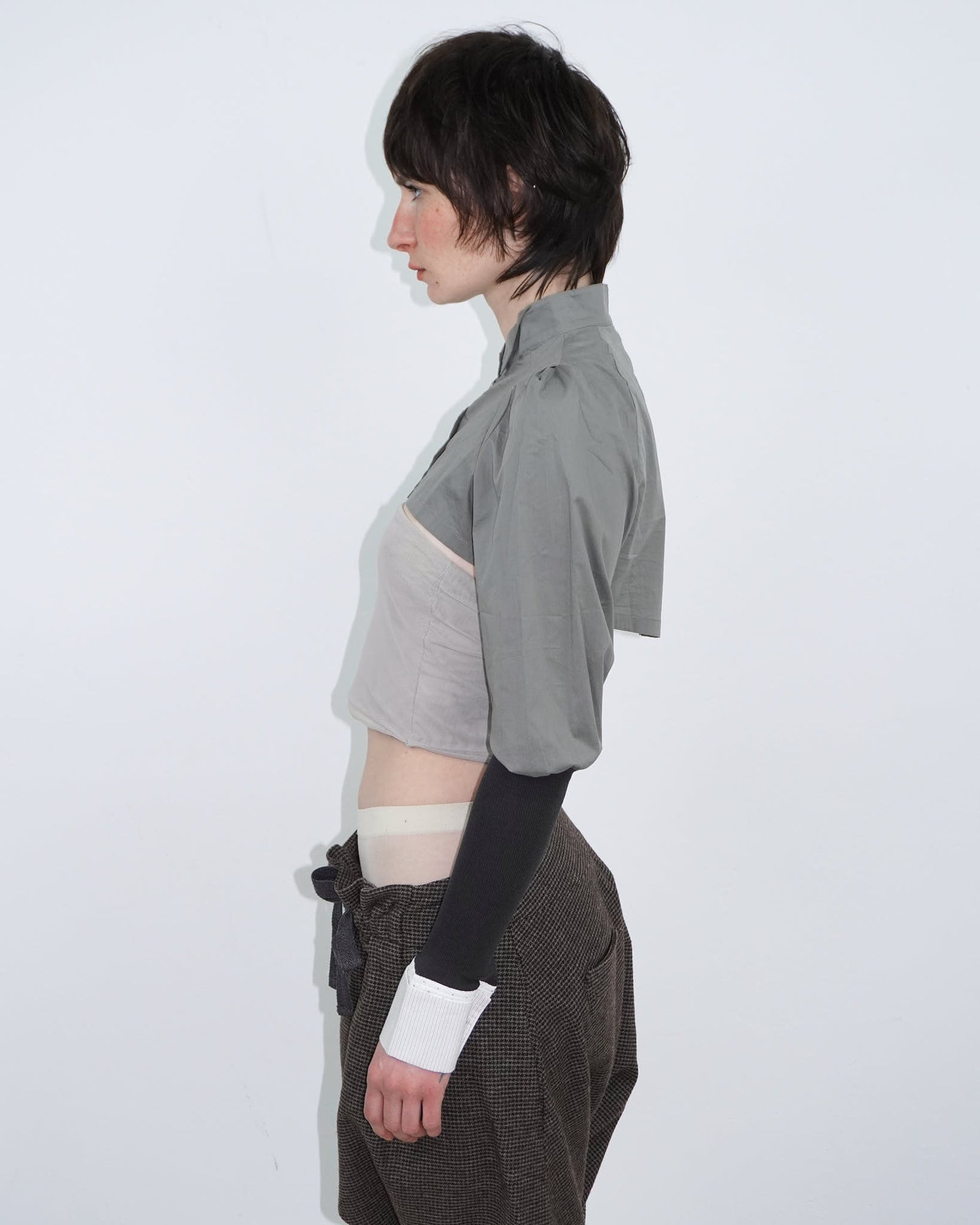 multimaterial cropped shirt