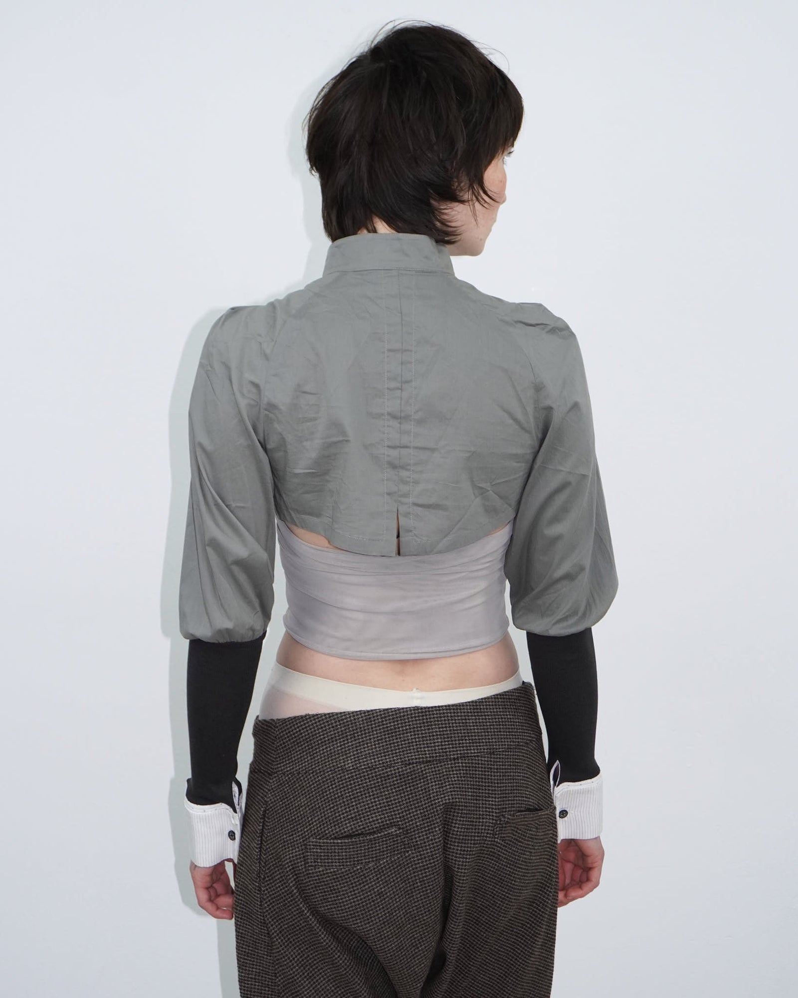 multimaterial cropped shirt