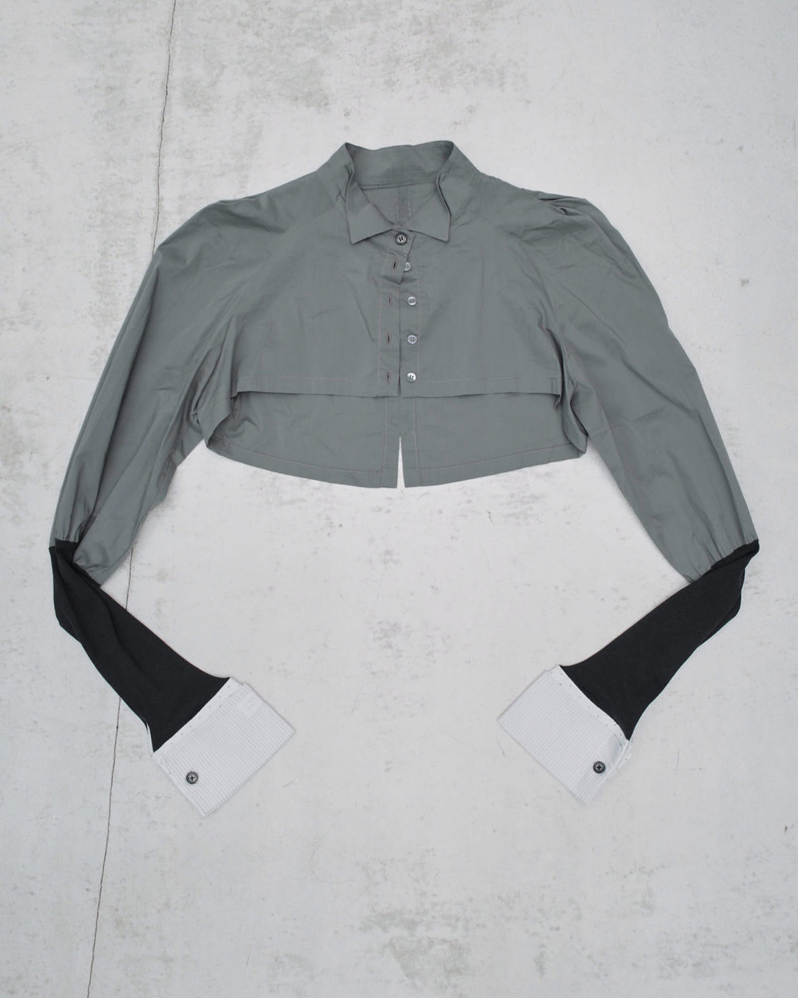 multimaterial cropped shirt