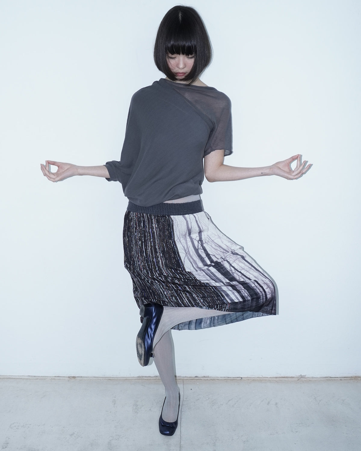 printed pleated midi skirt