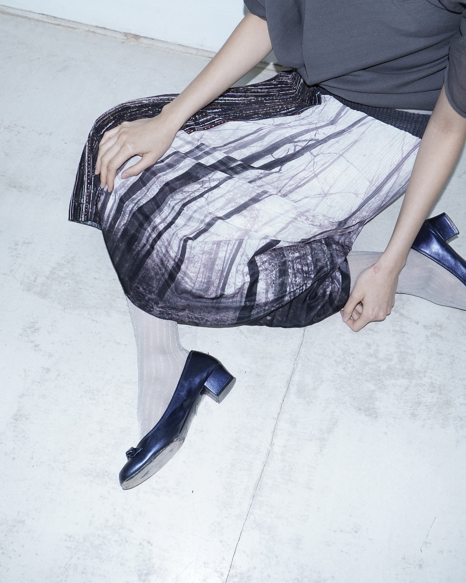 printed pleated midi skirt