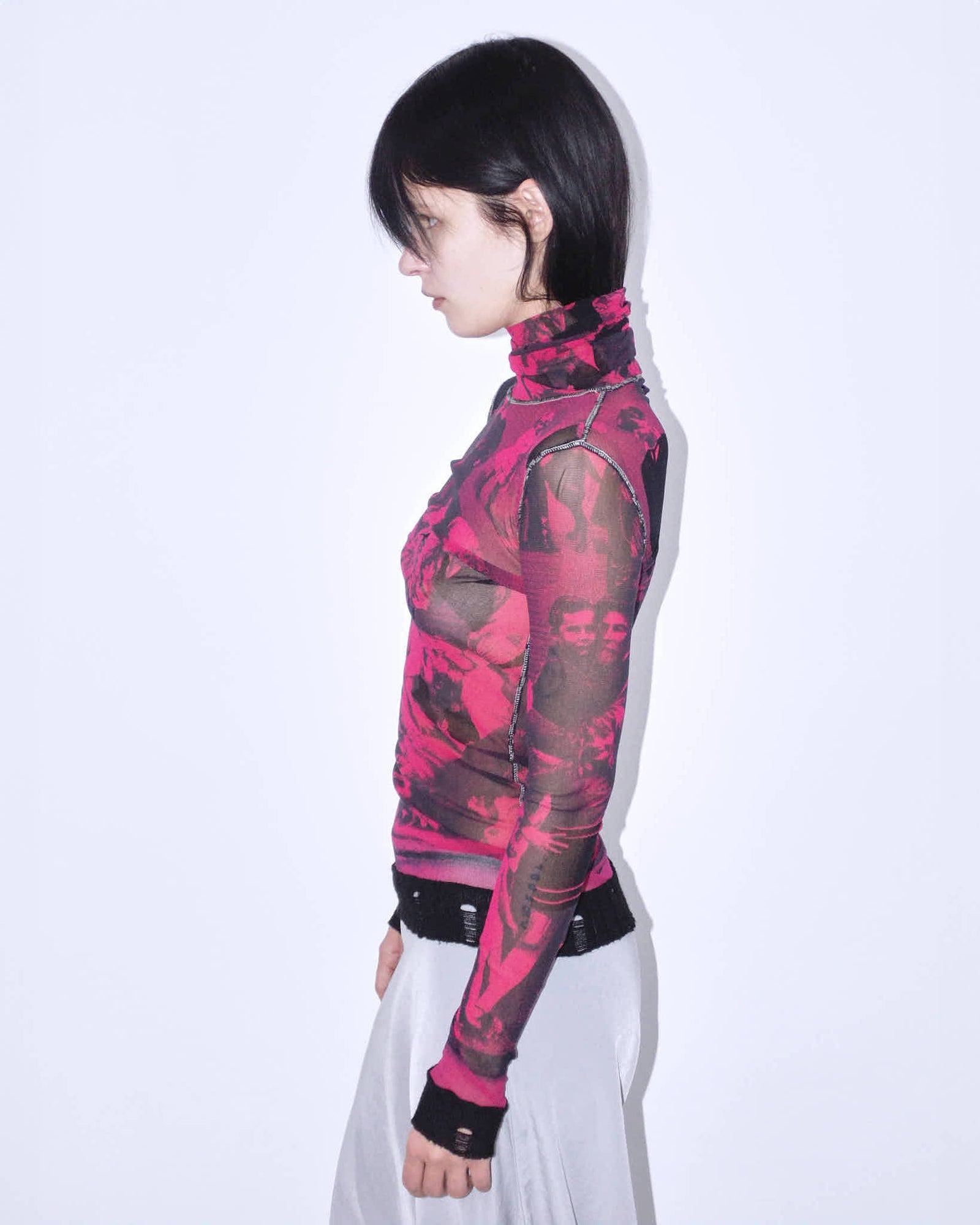 90s pink/red turtleneck painting graphical mesh top