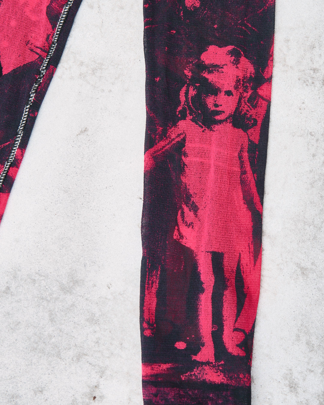 90s pink/red turtleneck painting graphical mesh top