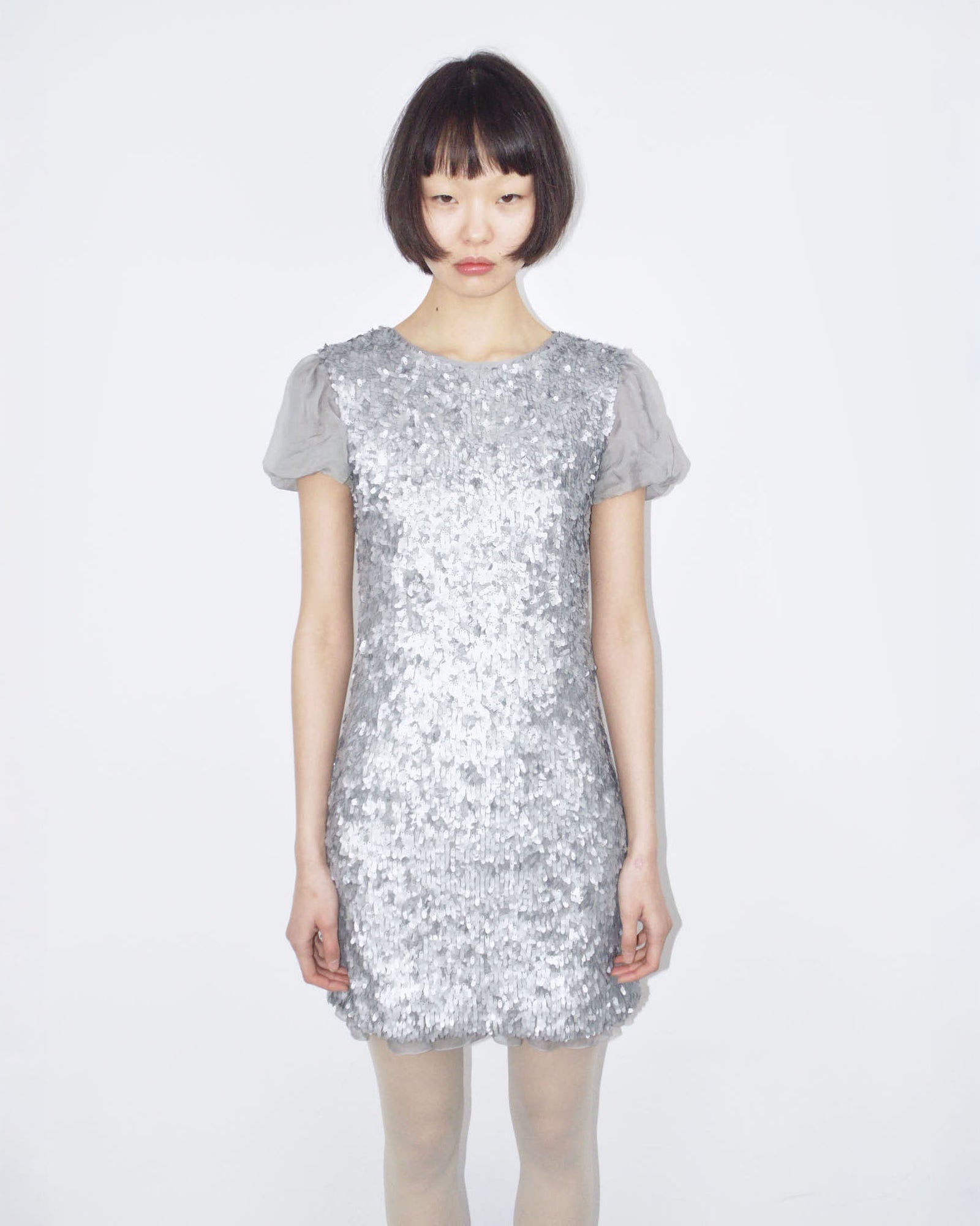backless dolly sequins dress with puffed silk sleeves