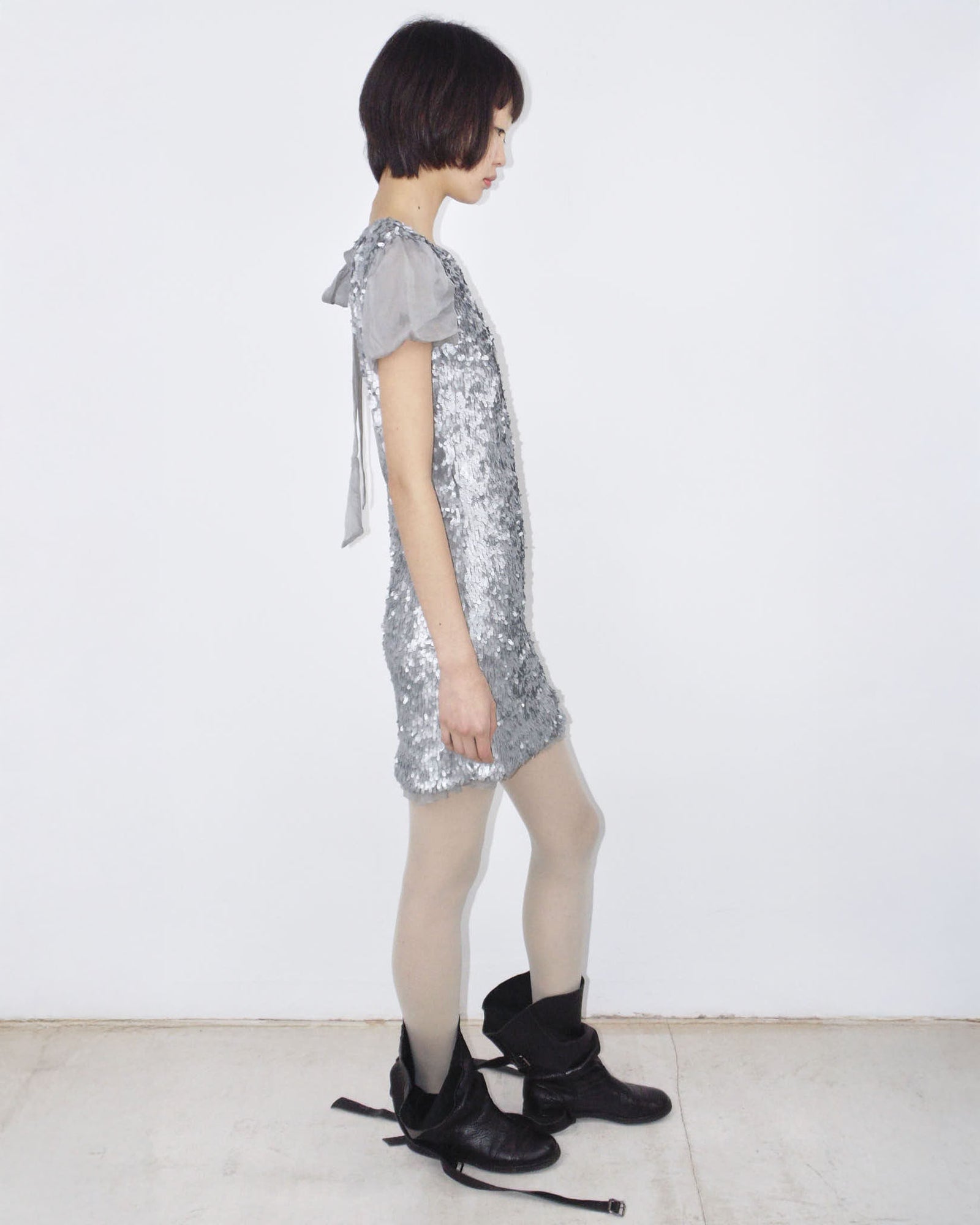 backless dolly sequins dress with puffed silk sleeves