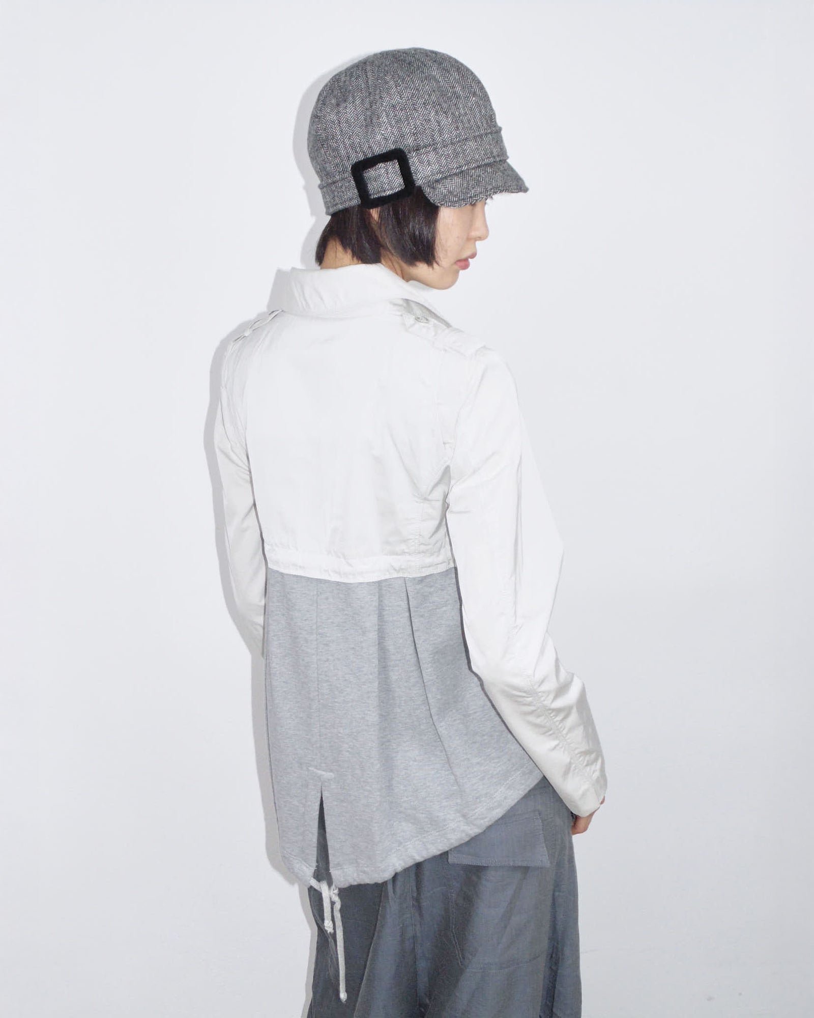 bimaterial white and gray puff jacket