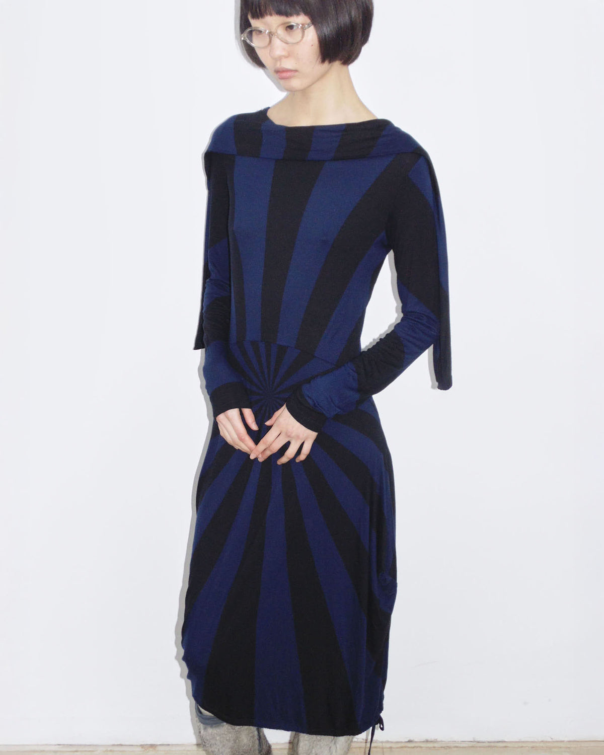 dark blue and black long sleeve sculptural dress – ANEMONIA