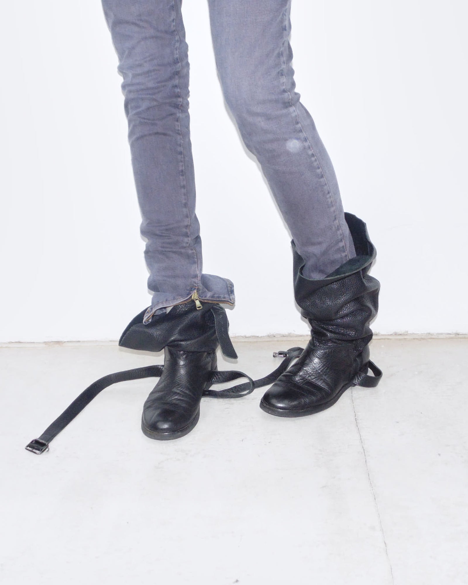 lilac denim skinny jeans with zipper detail