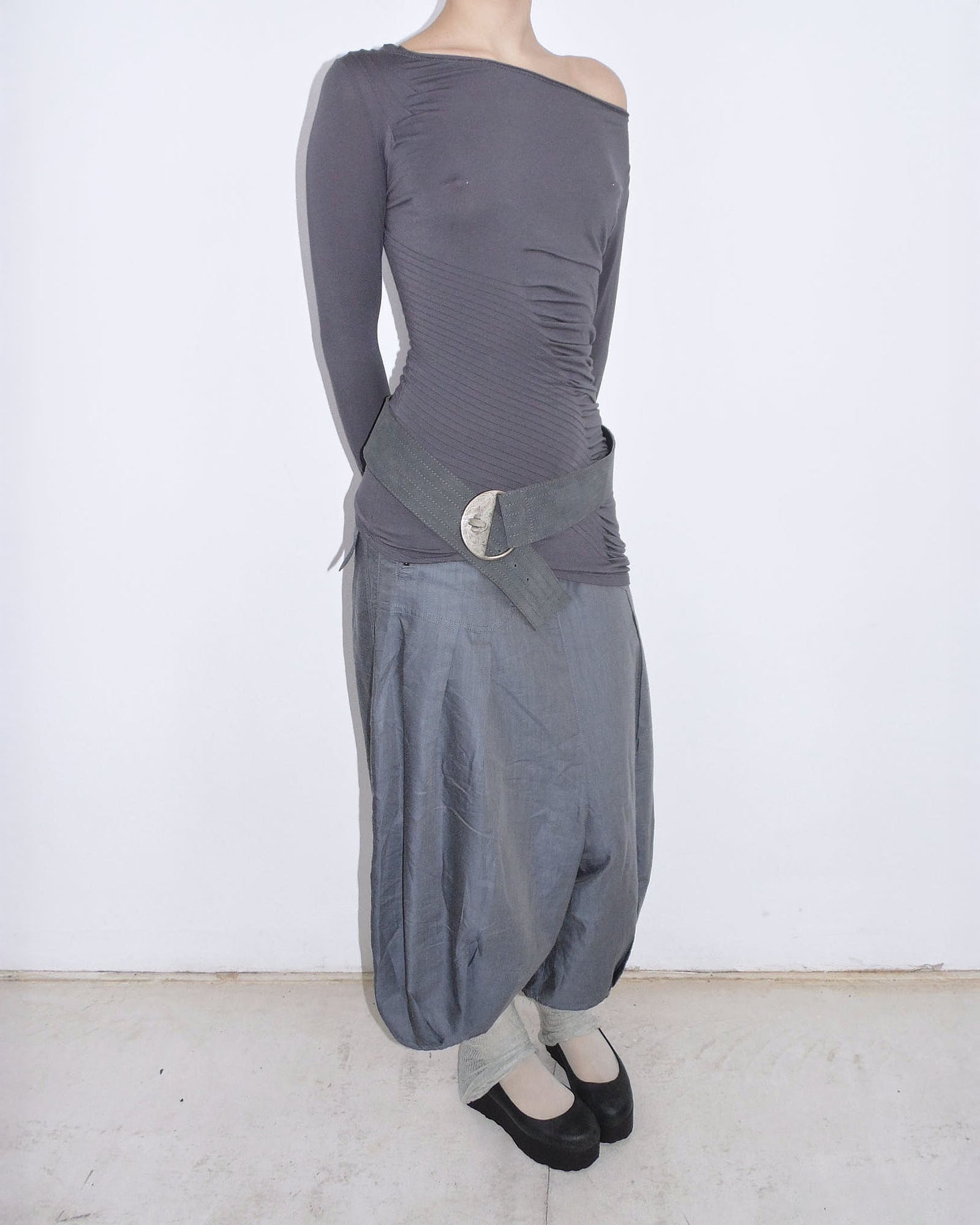 grey leather big belt