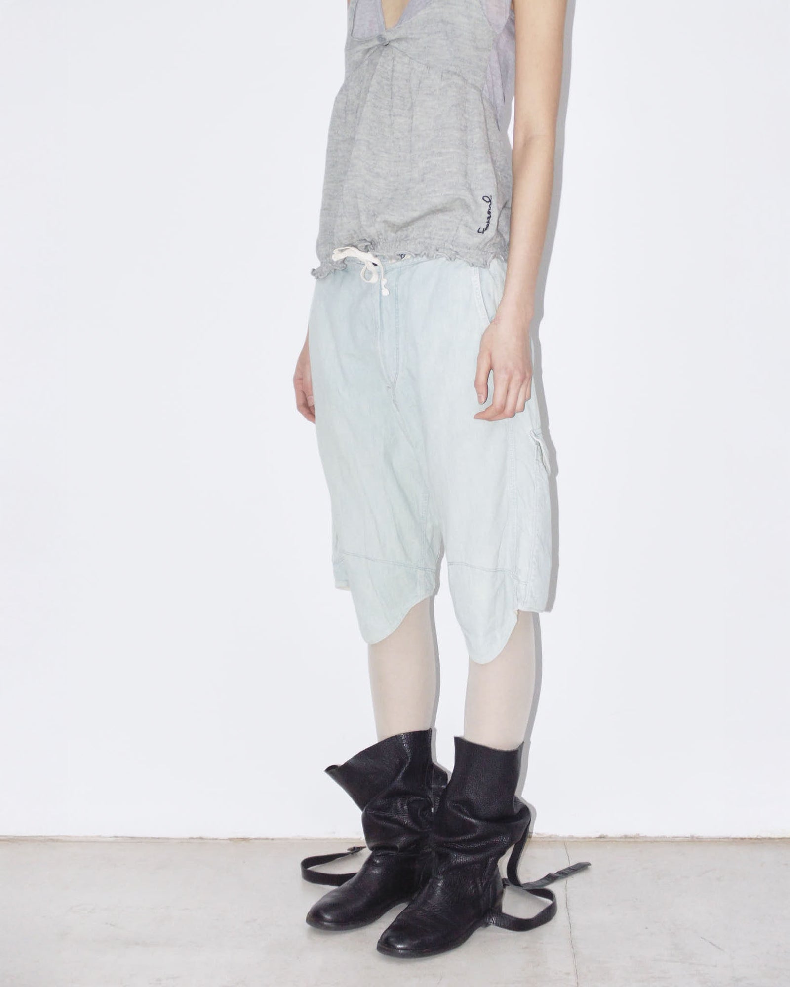 ‘acid blue’  bermudas