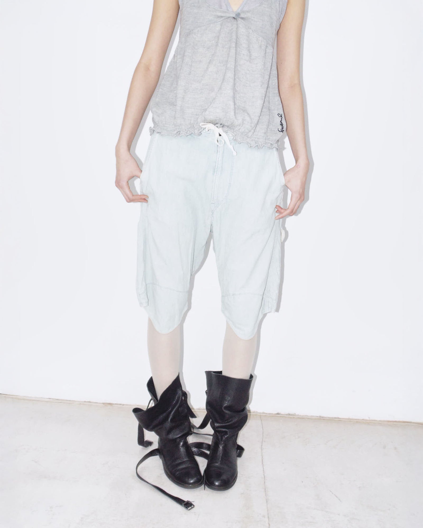 ‘acid blue’  bermudas